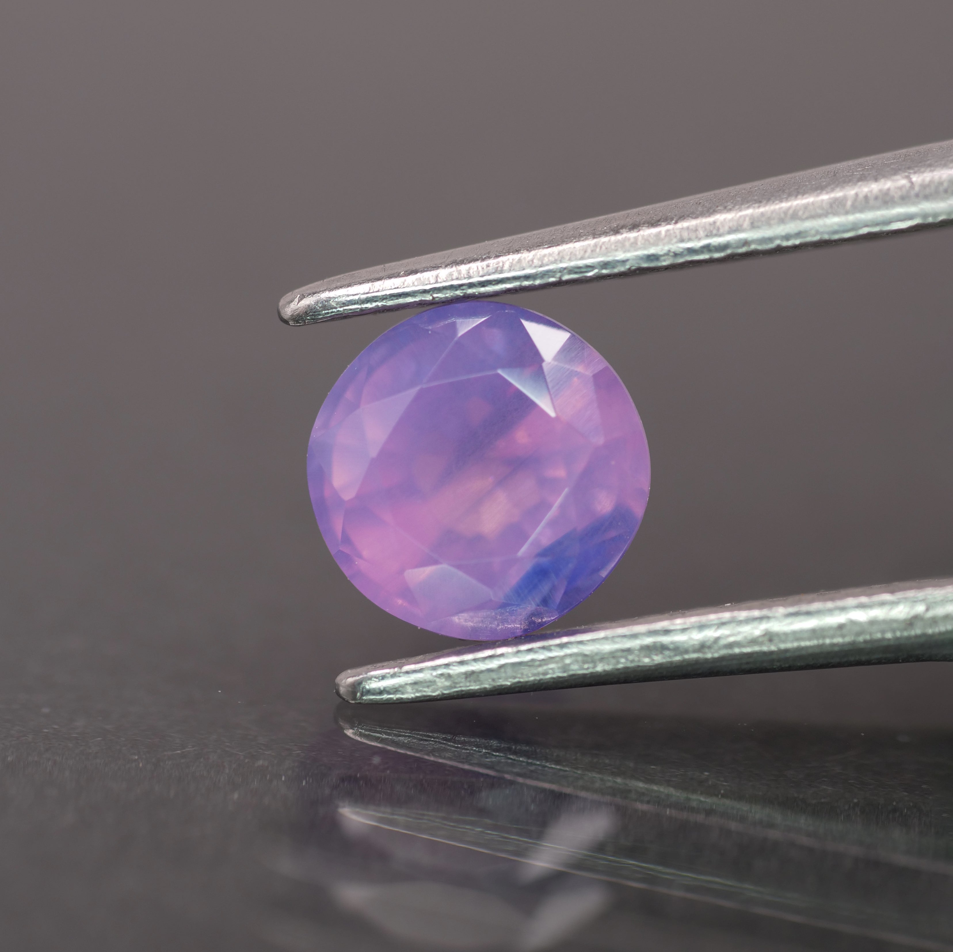 Opalescent sapphire | natural, purplish pink color, round-cut, *5.5mm, 1ct - Eden Garden Jewelry™