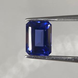 Blue Sapphire | lab created, octagon cut 8x6mm, VS 2.2 ct - Eden Garden Jewelry™