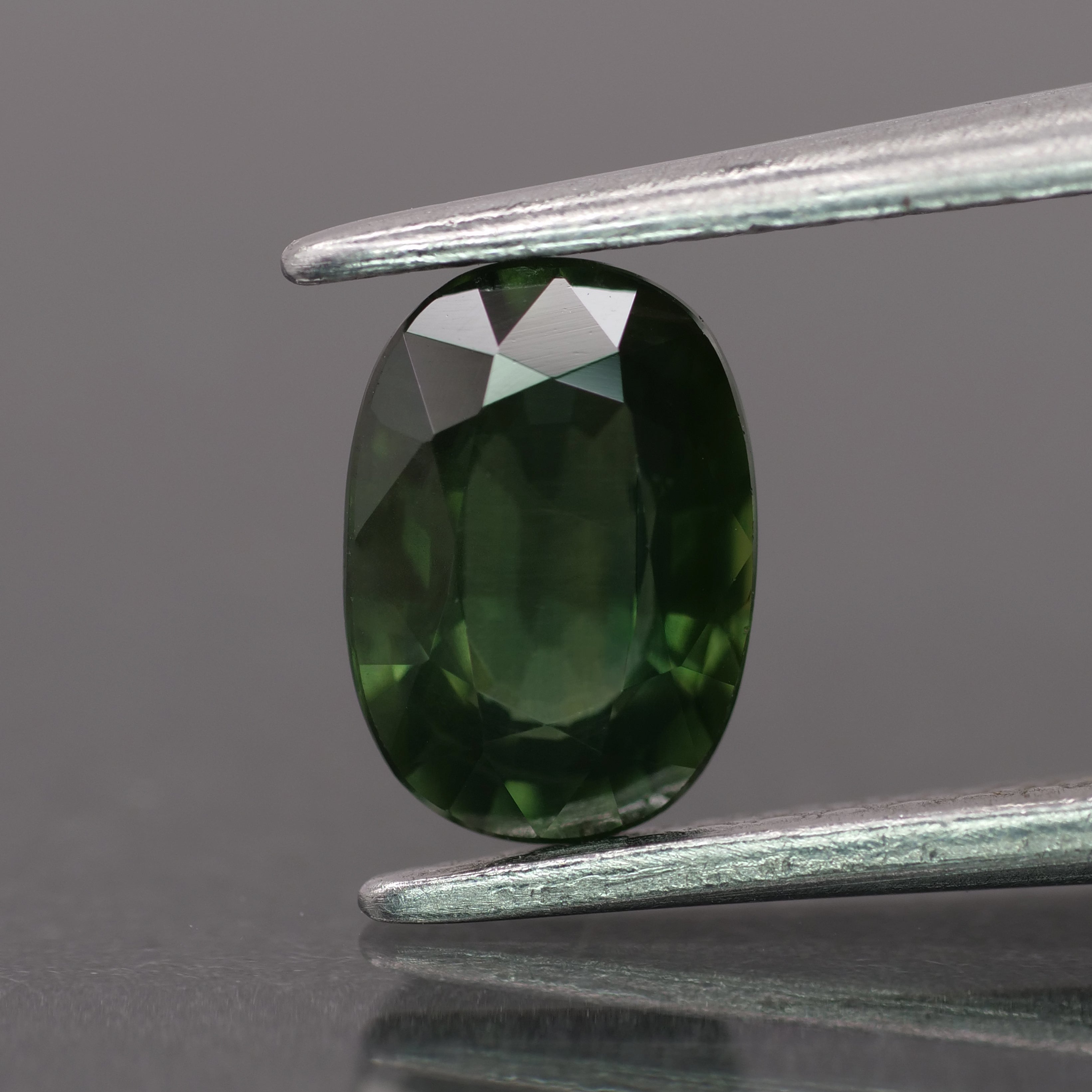 Sapphire | natural, deep green color, oval-cut, 7x5mm, 1ct, Madagascar - Eden Garden Jewelry™