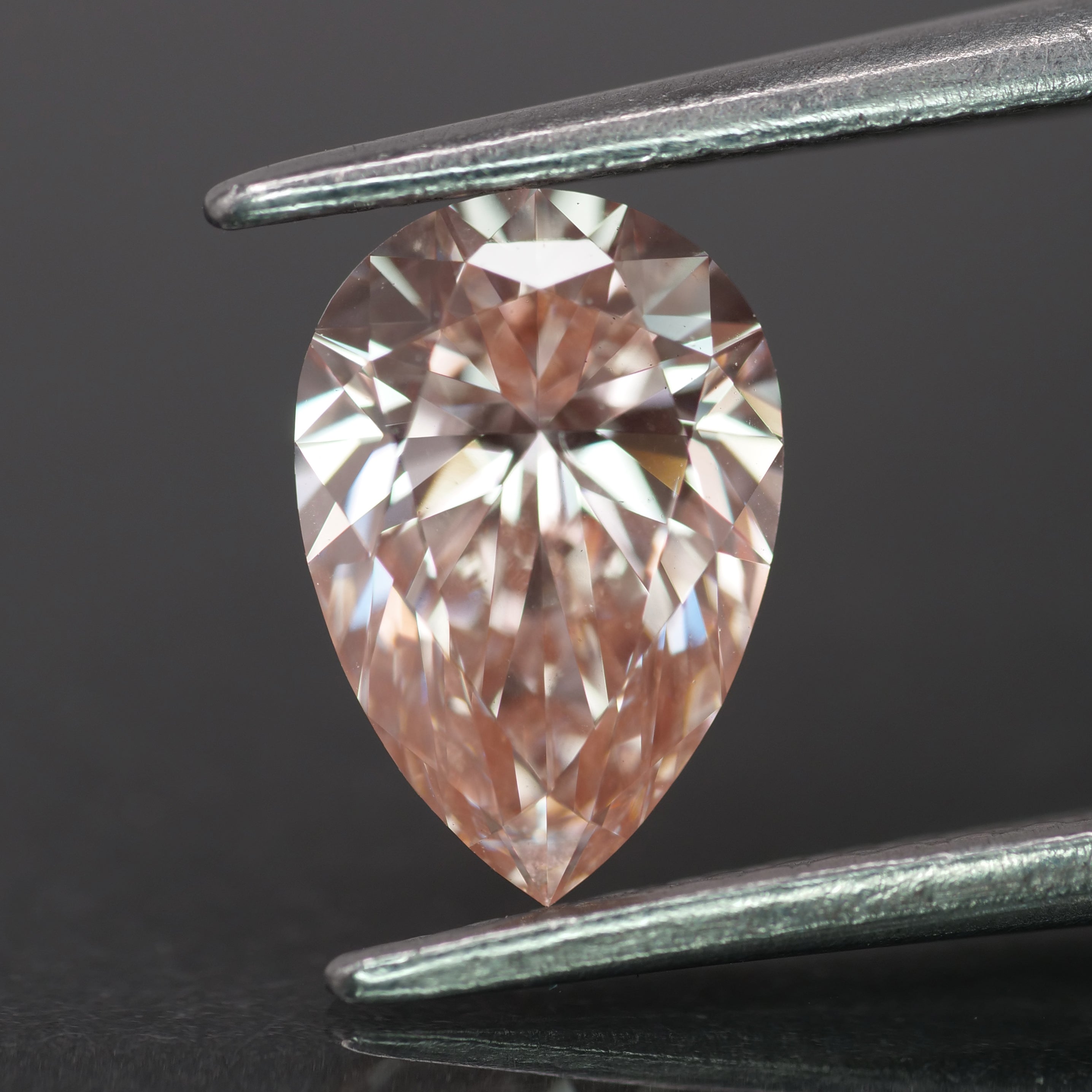 Lab grown diamond | IGI certified | pear-cut, *8x5.5mm, Fancy vivid pink color, VS1, *1ct - Eden Garden Jewelry™