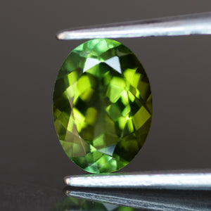 Tourmaline | yellowish green colour, oval cut 8x6 mm, 1.20ct, VS - Eden Garden Jewelry™