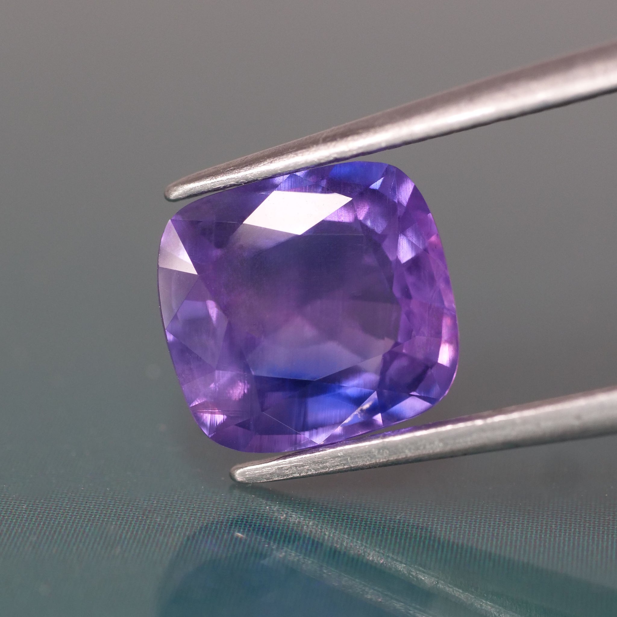 Sapphire opalescent | IGI certified | natural bluish purple, square cushion cut *9x8.5mm, VS *3.2ct - Eden Garden Jewelry™