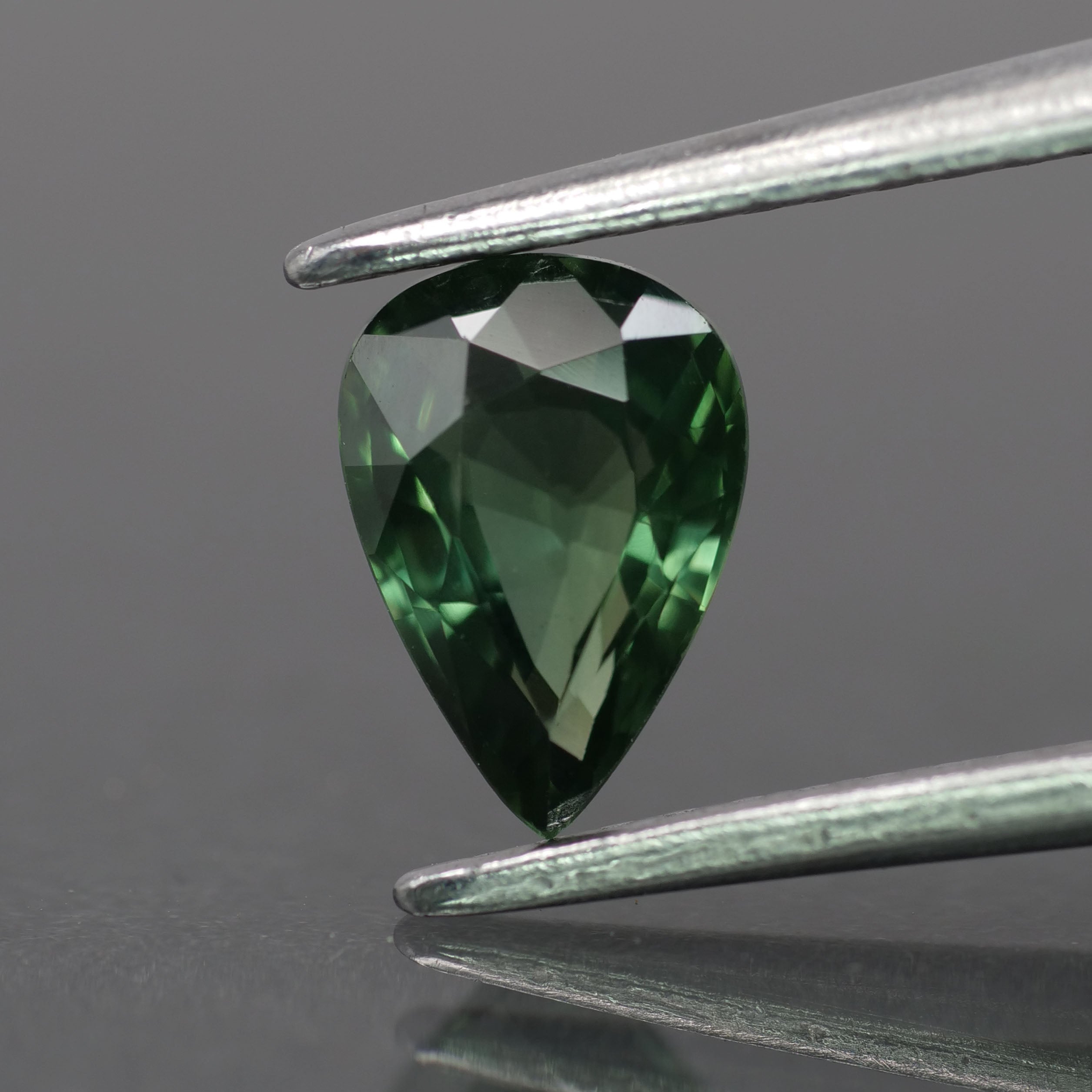 Sapphire | natural, green color, pear-cut, *7x5mm, 0.8ct - Eden Garden Jewelry™