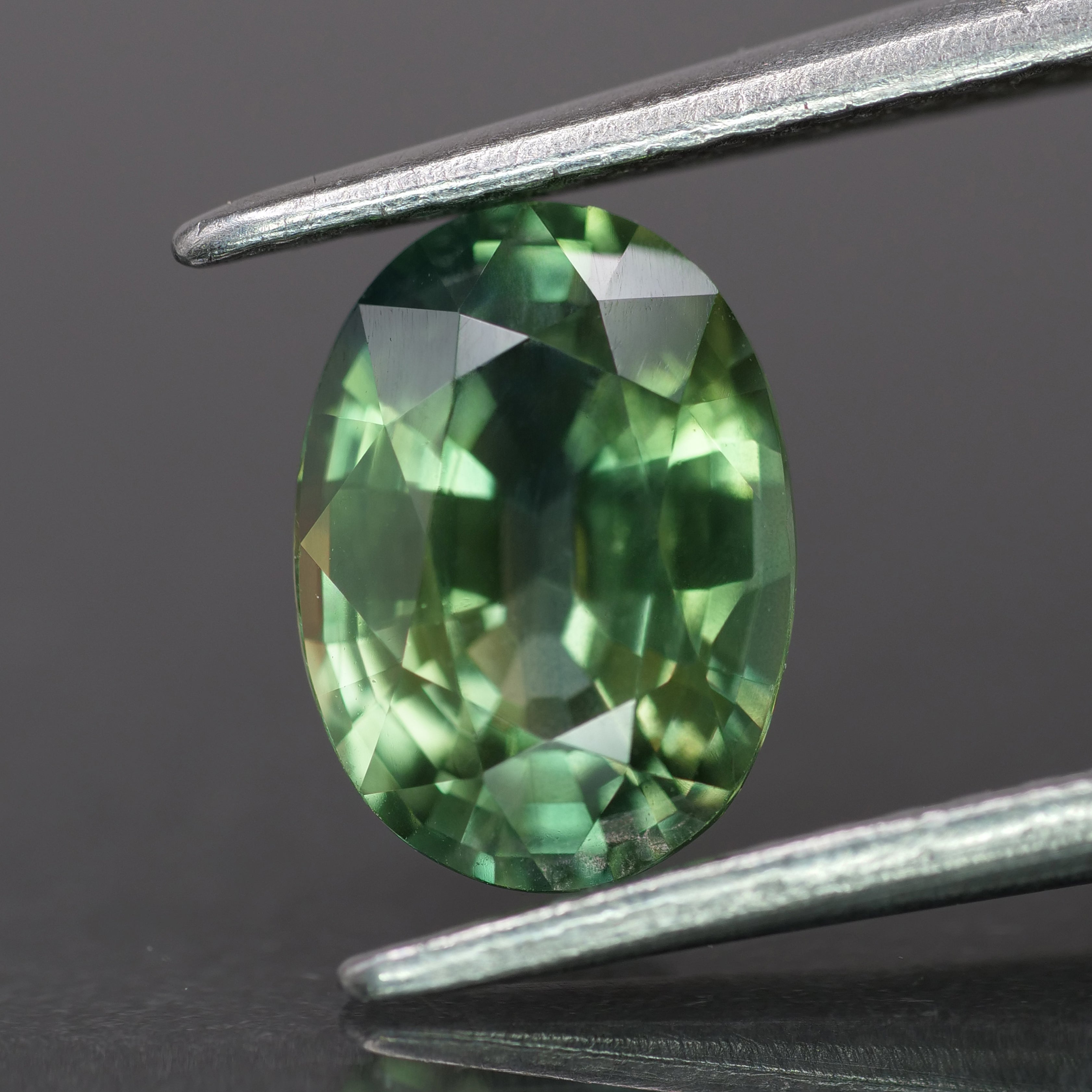 Sapphire | natural, green color, oval-cut, 8x6mm, 1.6ct - Eden Garden Jewelry™