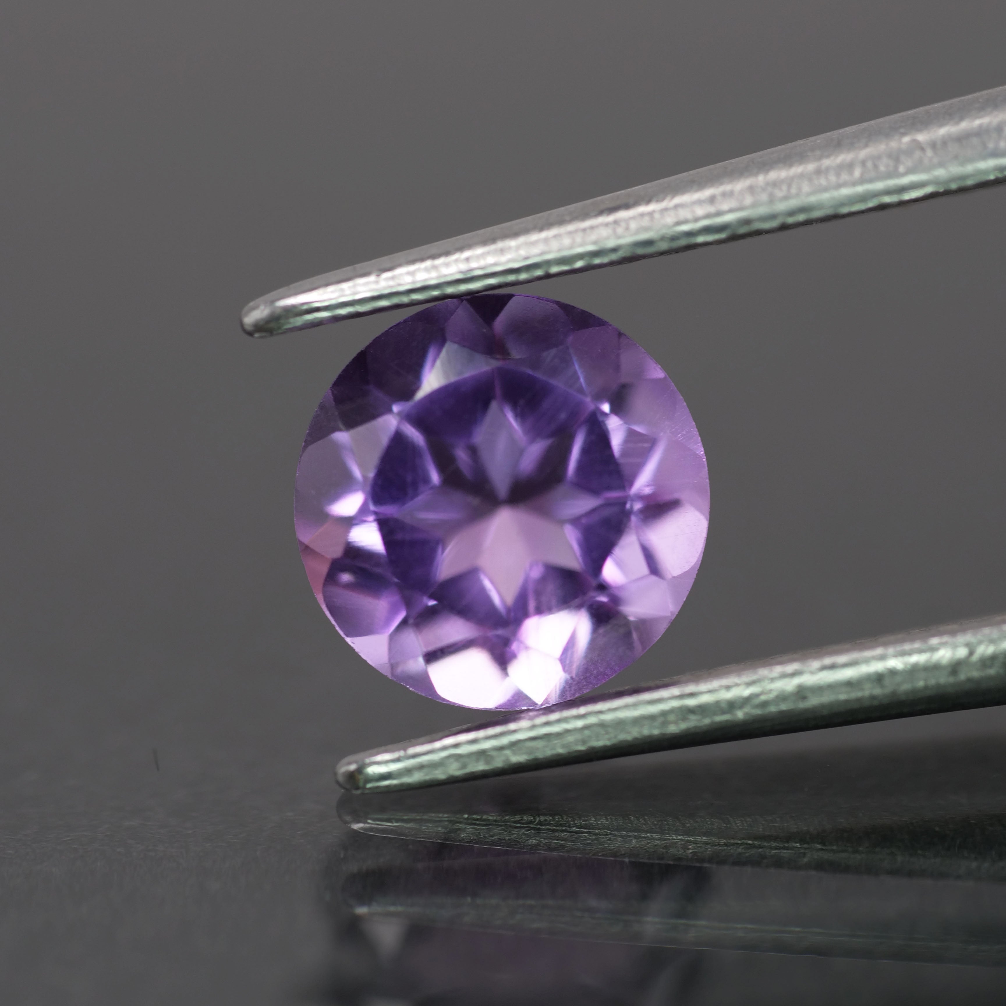 Amethyst | natural, round-cut, purple, 6mm, 0.9ct - Eden Garden Jewelry™