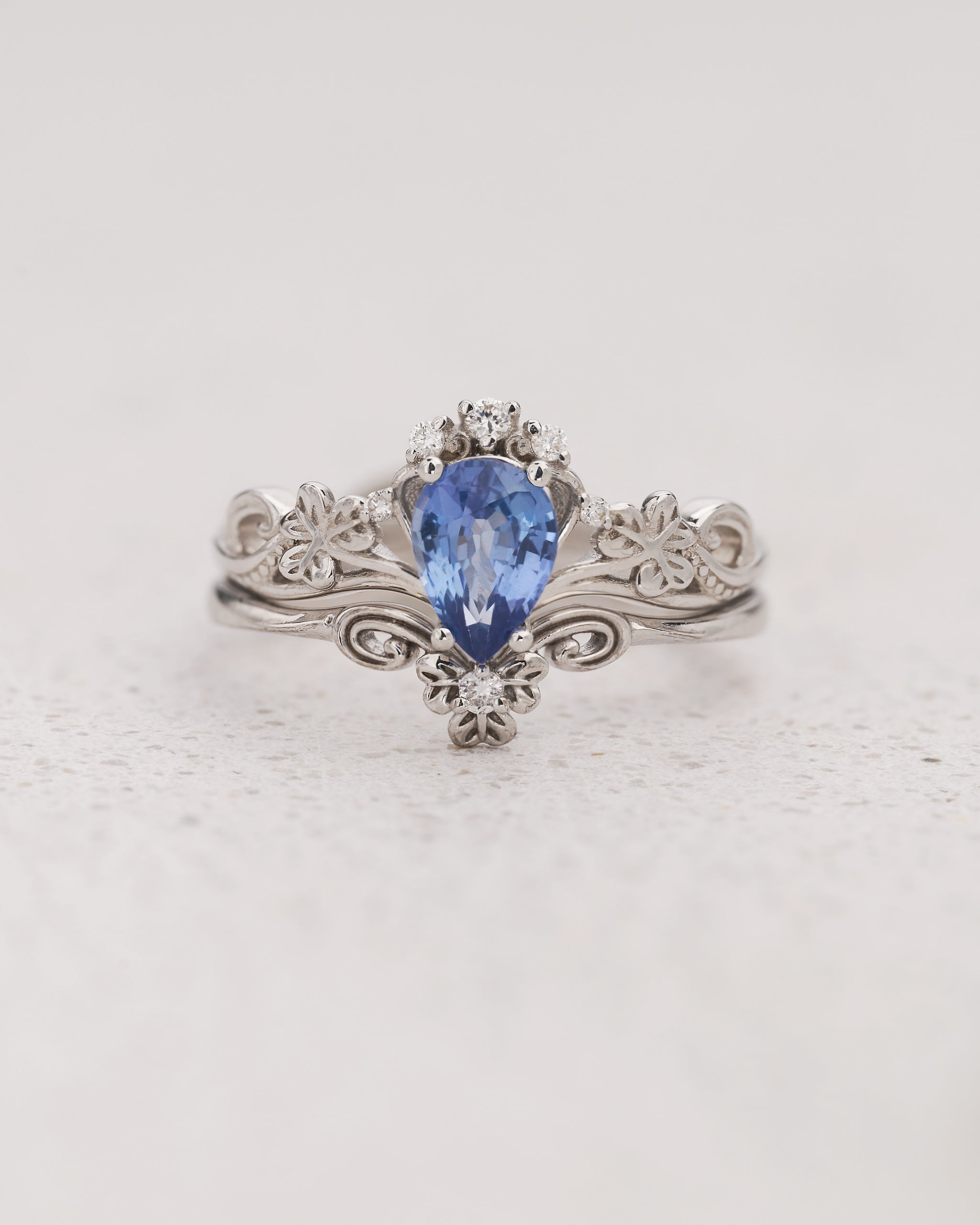 Clover Leaves Bridal Set with Blue Sapphire Engagement Ring / Horta - Eden Garden Jewelry™