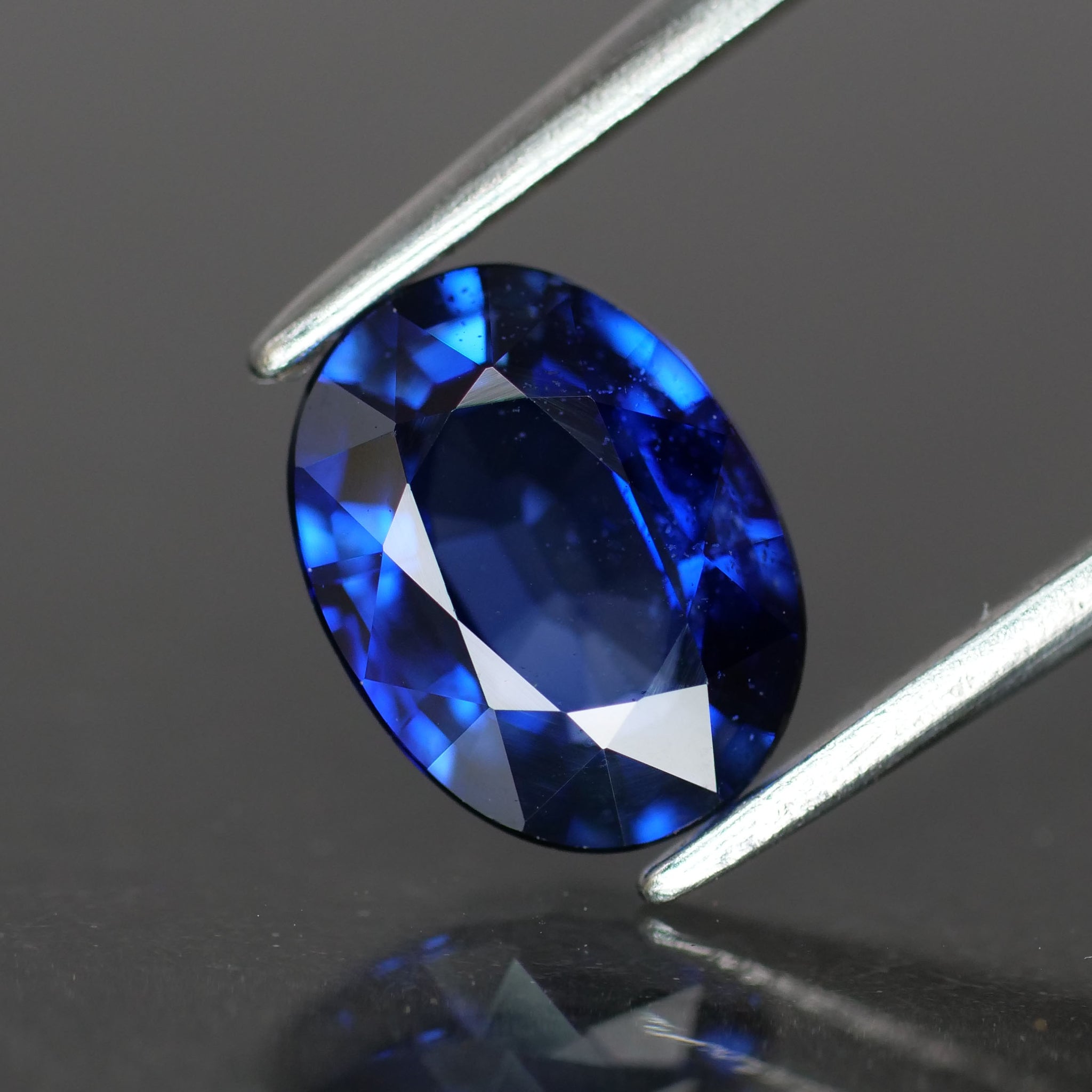 Sapphire | natural, diffusion, blue, oval cut 8x6 mm, VS, 1.45ct - Eden Garden Jewelry™