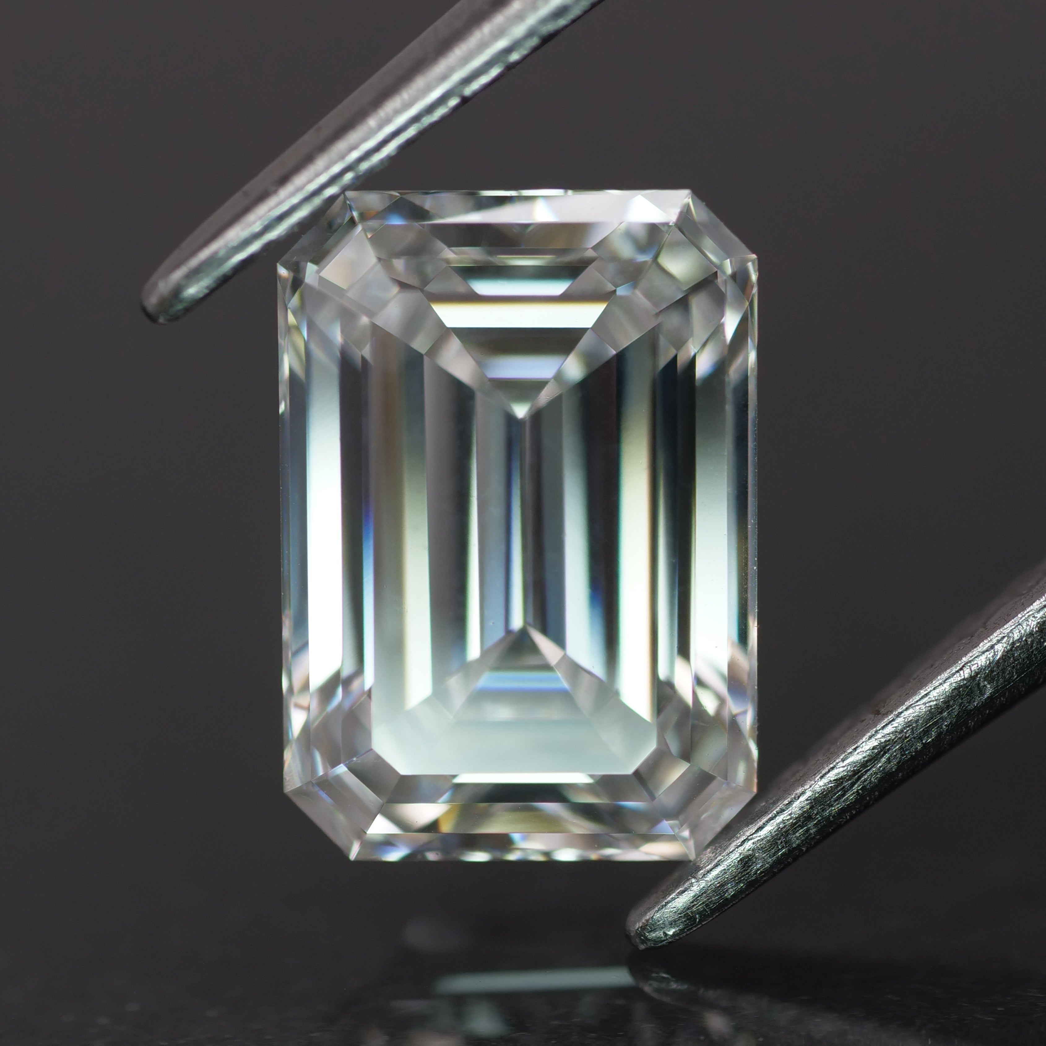 Lab grown diamond | IGI certified | emerald-cut, 8x6mm, D color, VVS2, 1.6ct - Eden Garden Jewelry™