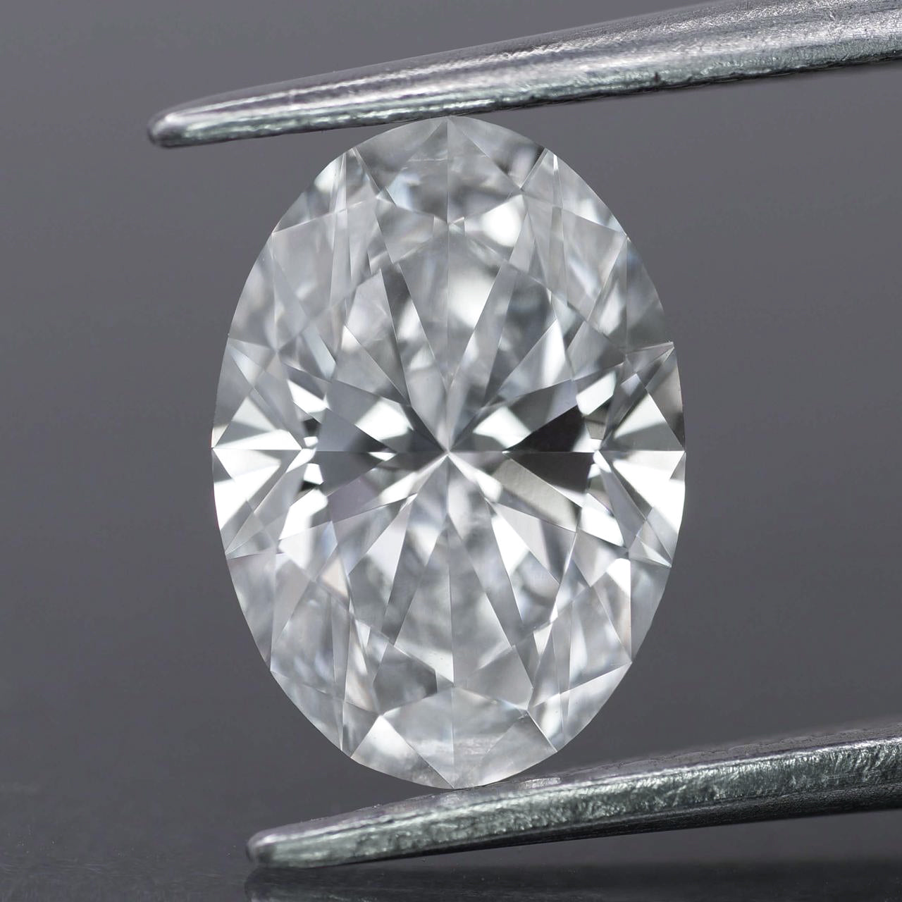 Lab grown diamond | IGI certified | oval-cut, 10x7mm, D color, VVS 2, 1.85ct - Eden Garden Jewelry™