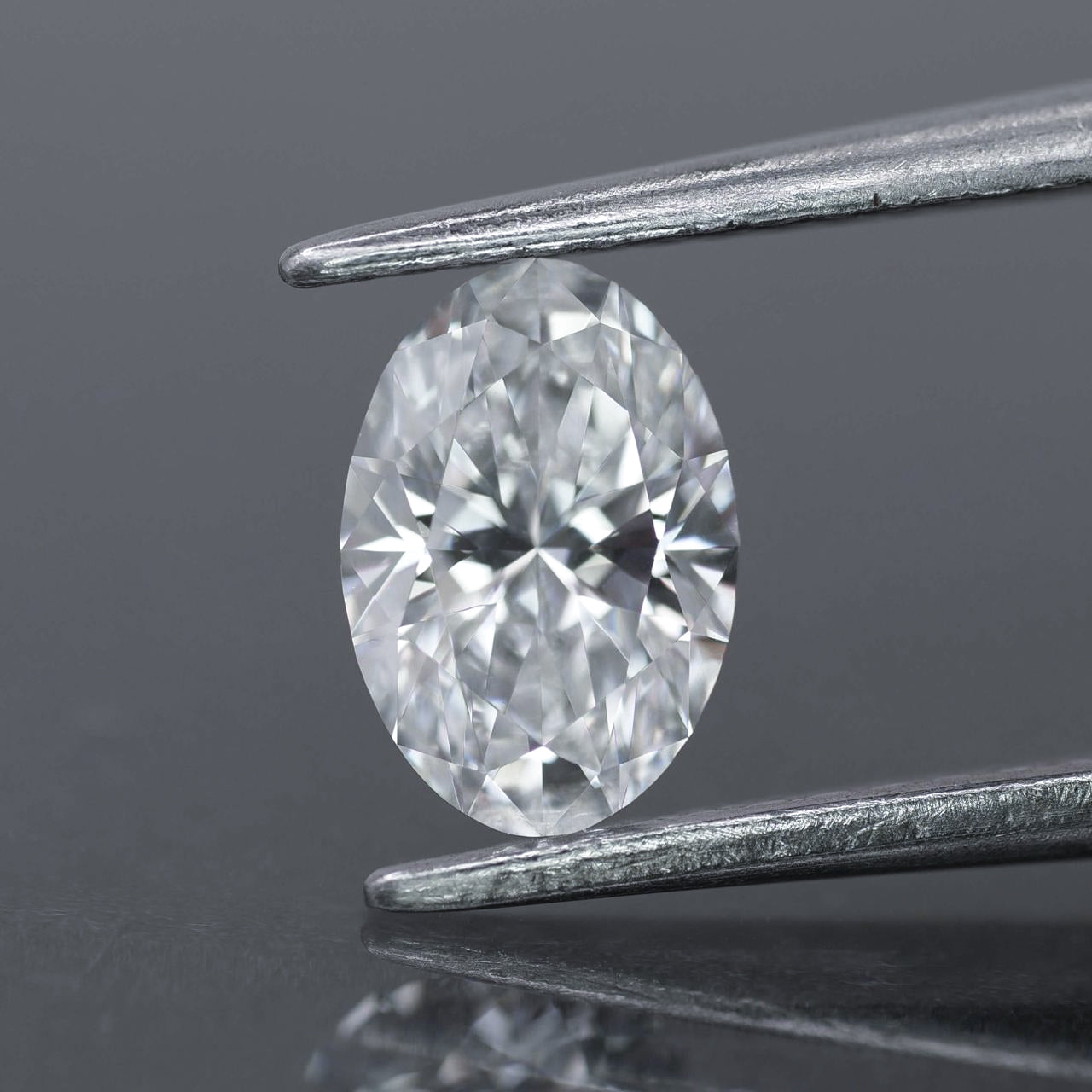 Lab grown diamond | IGI certified | oval-cut, *7x5mm, D color, VS, 0.71c - Eden Garden Jewelry™