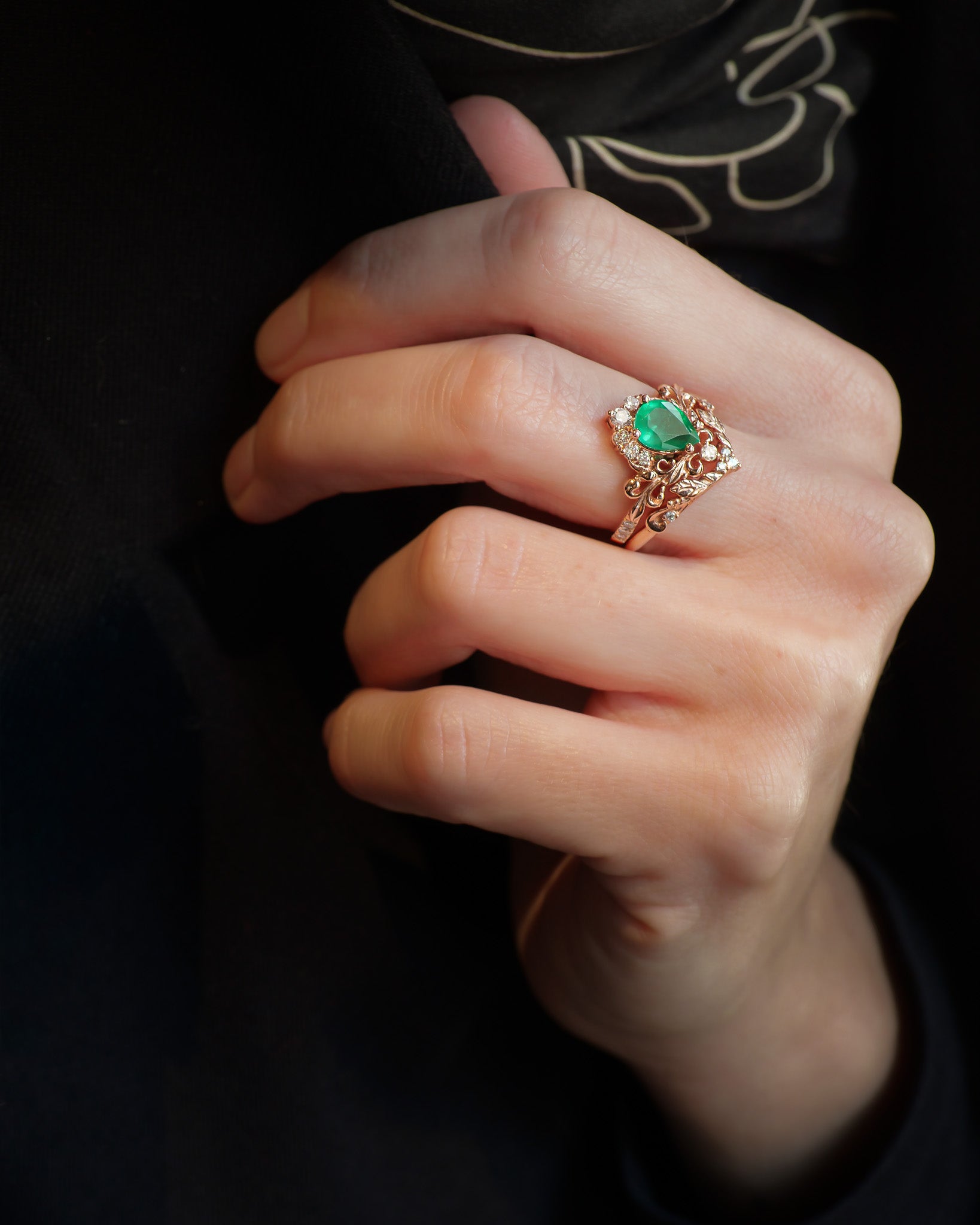 Emerald and diamonds bridal ring set, baroque inspired gold engagement ring set / Sophie - Eden Garden Jewelry™
