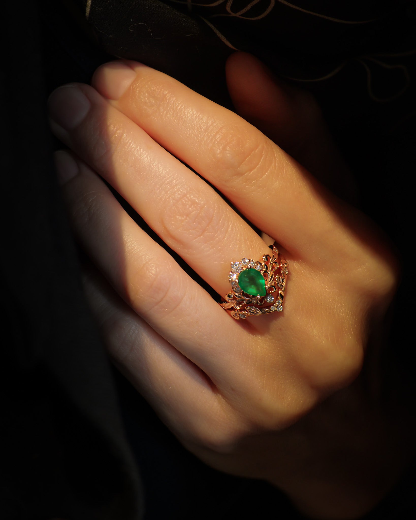Emerald and diamonds bridal ring set, baroque inspired gold engagement ring set / Sophie - Eden Garden Jewelry™