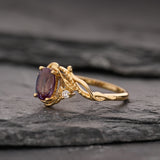 Engagement Ring with Oval Color-changing Alexandrite / Undina