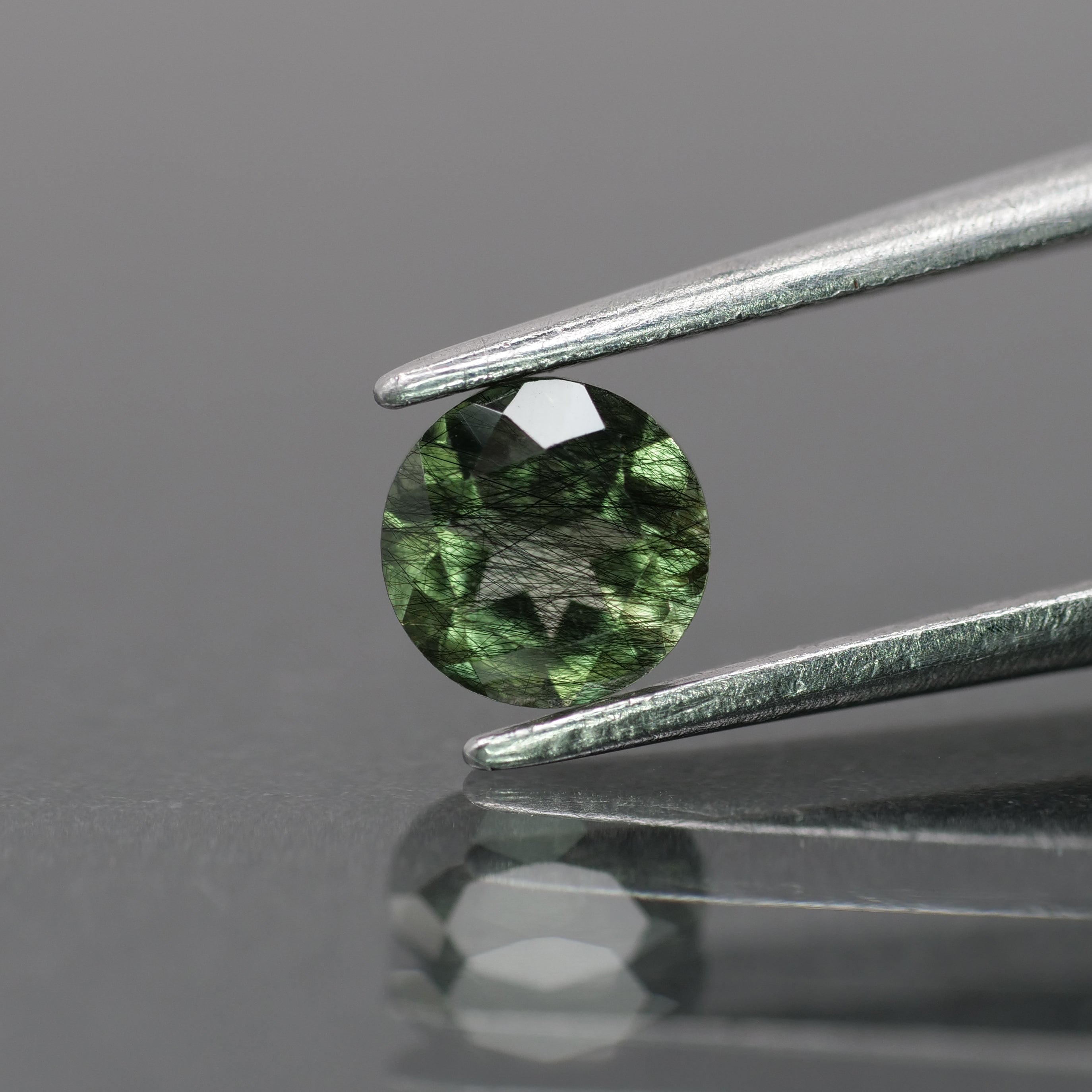 Rutile Peridot | natural, green color, round-cut, 5mm, 0.5ct - Eden Garden Jewelry™