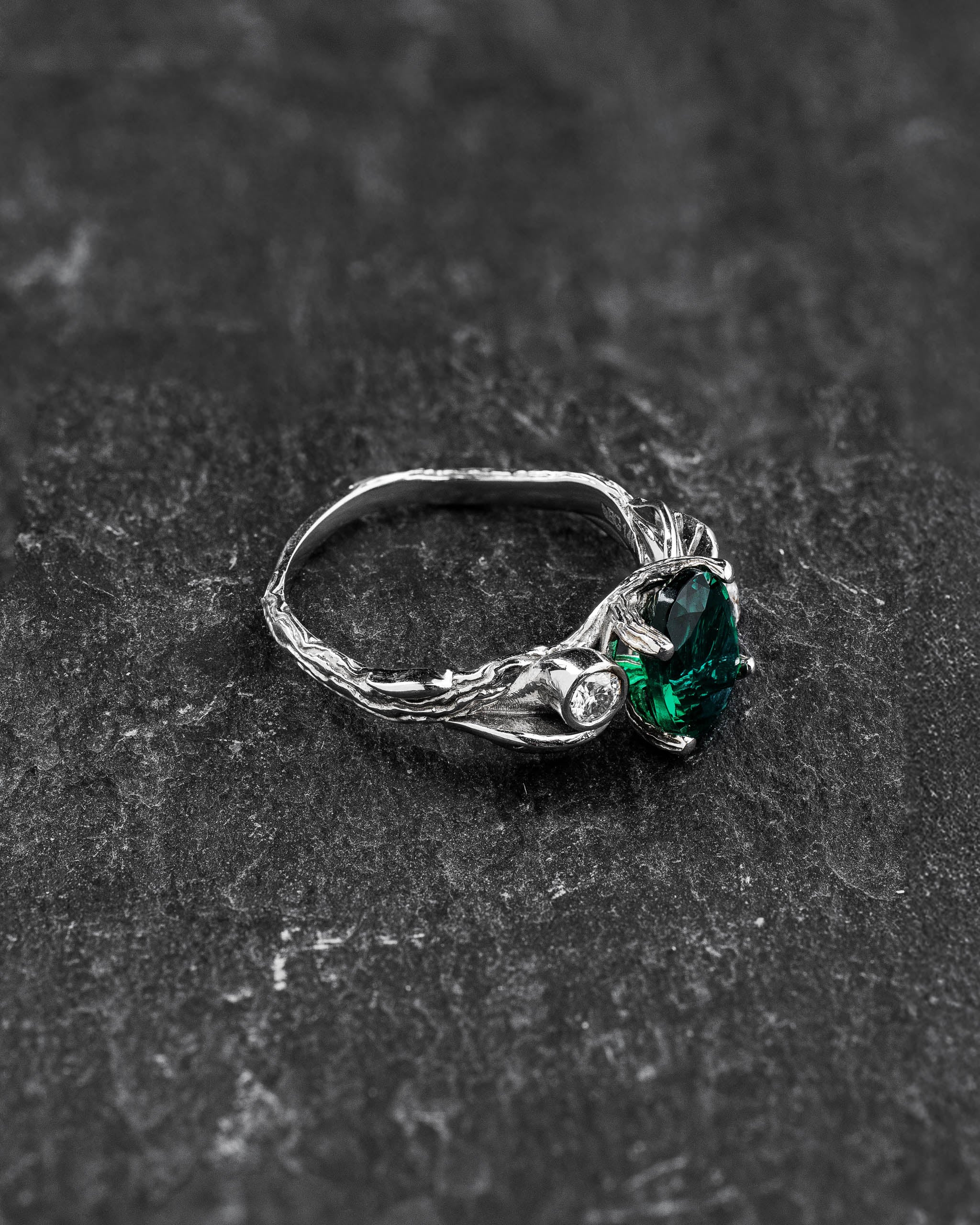 Forest-inspired Engagement Ring with Oval (Lab-grown) Emerald / Arius - Eden Garden Jewelry™