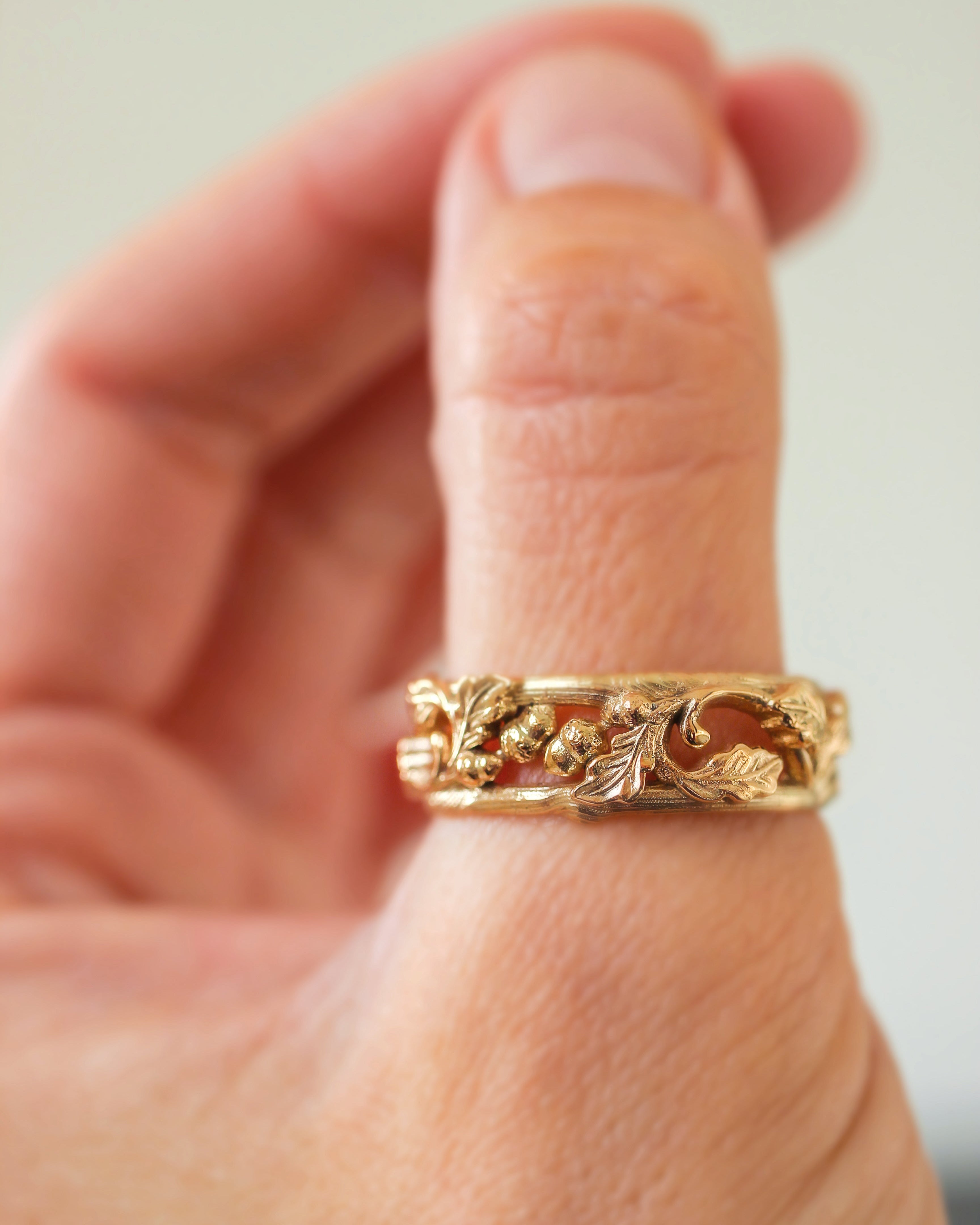 Oak leaves and acorns ring, wedding band for man - Eden Garden Jewelry™