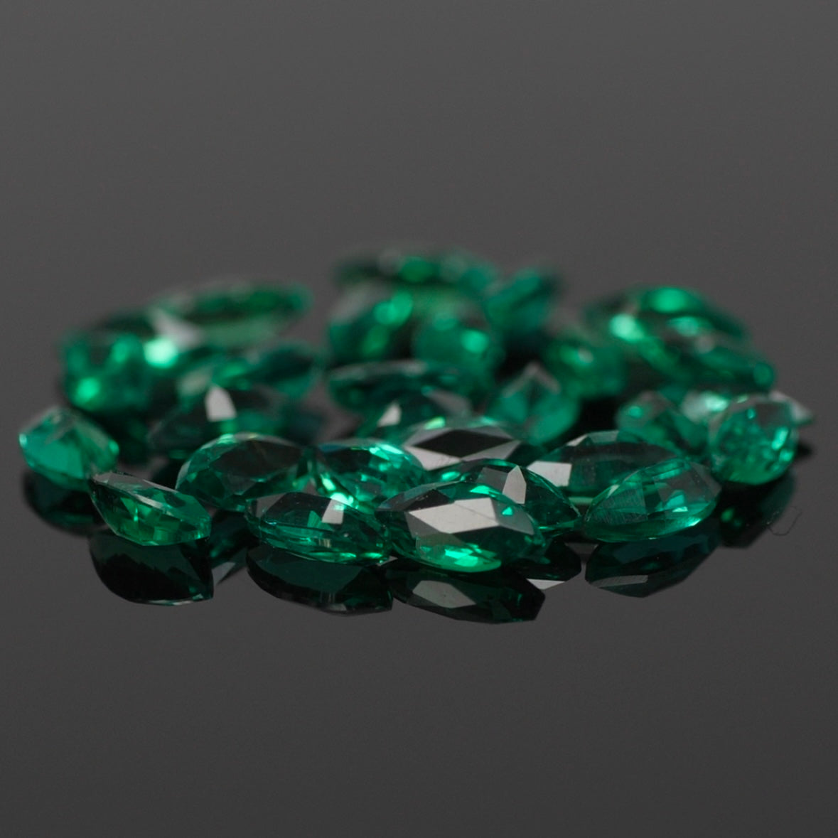 Emerald | lab-grown, green color, marquise-cut, accent stone - Eden Garden Jewelry™