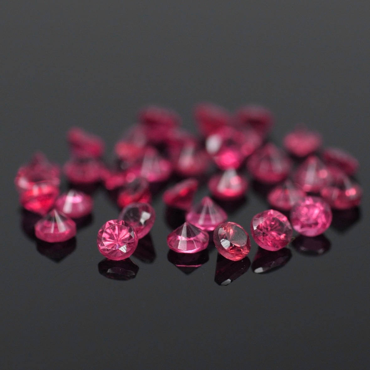 Spinel | natural, pink color, round-cut, accent stones - Eden Garden Jewelry™
