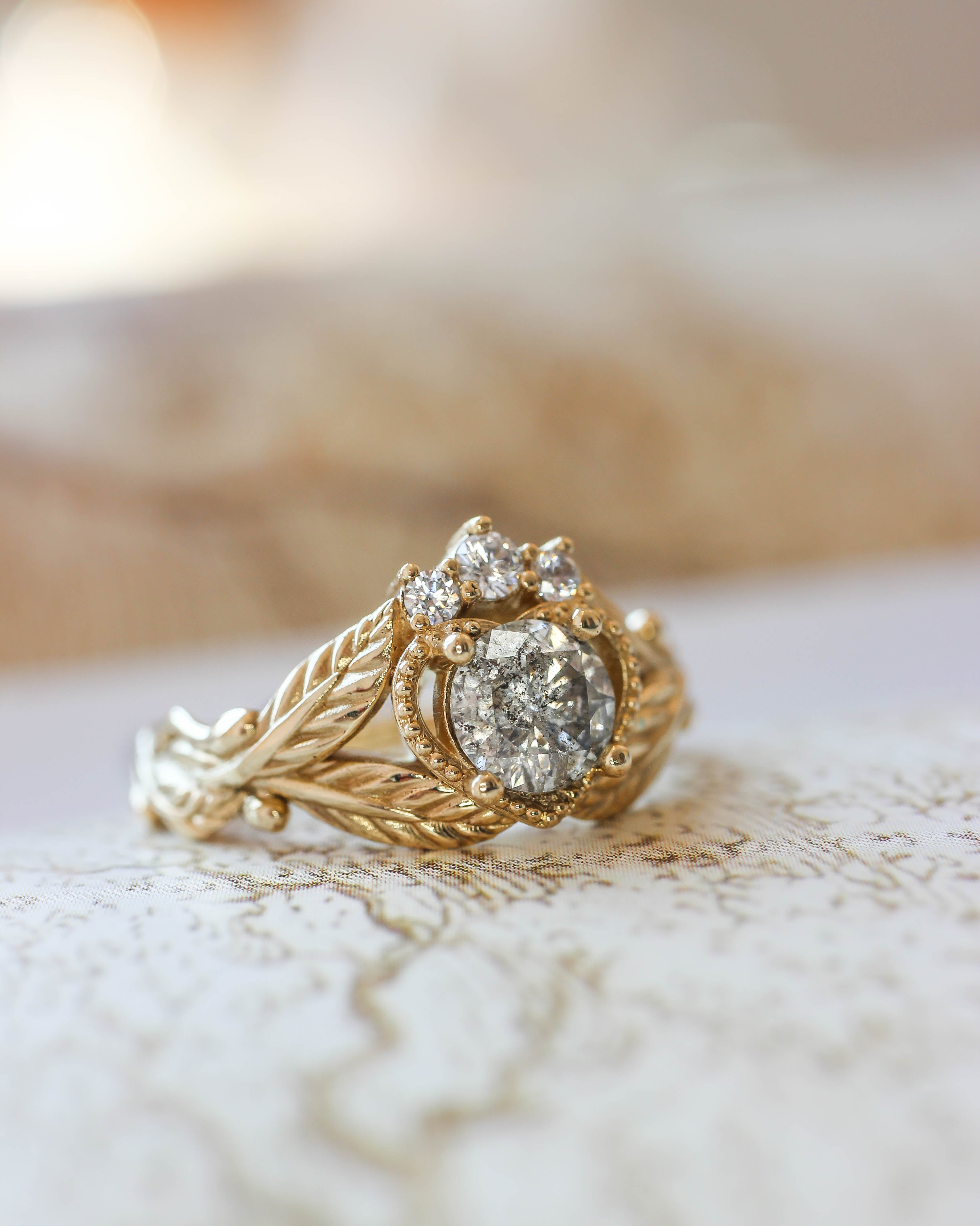 Claddagh | custom ring setting, 6 mm central gemstone - Eden Garden Jewelry™
