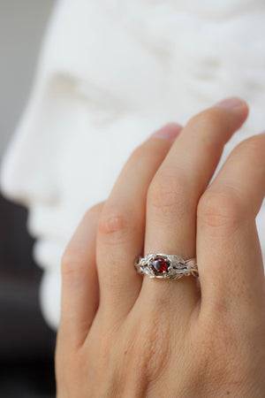 Cornus | custom engagement ring setting, round gemstone 5 mm with frame - Eden Garden Jewelry™
