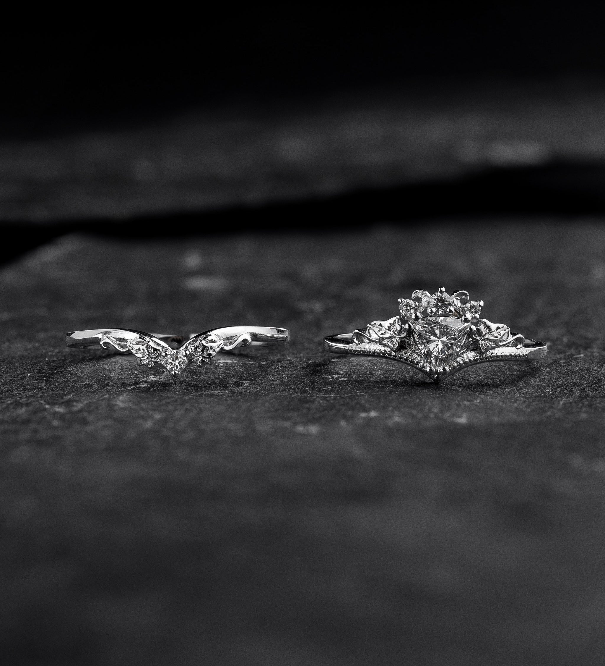 Ivy Leaves Bridal Set with Trillion-Cut  (Lab-grown) Diamond / Ariadne - Eden Garden Jewelry™