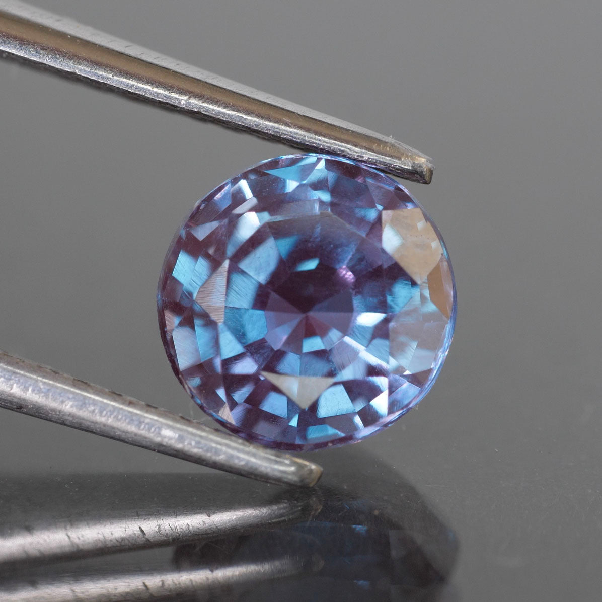 Alexandrite | lab created, colour changing, round cut 6.5mm, 1 ct - Eden Garden Jewelry™