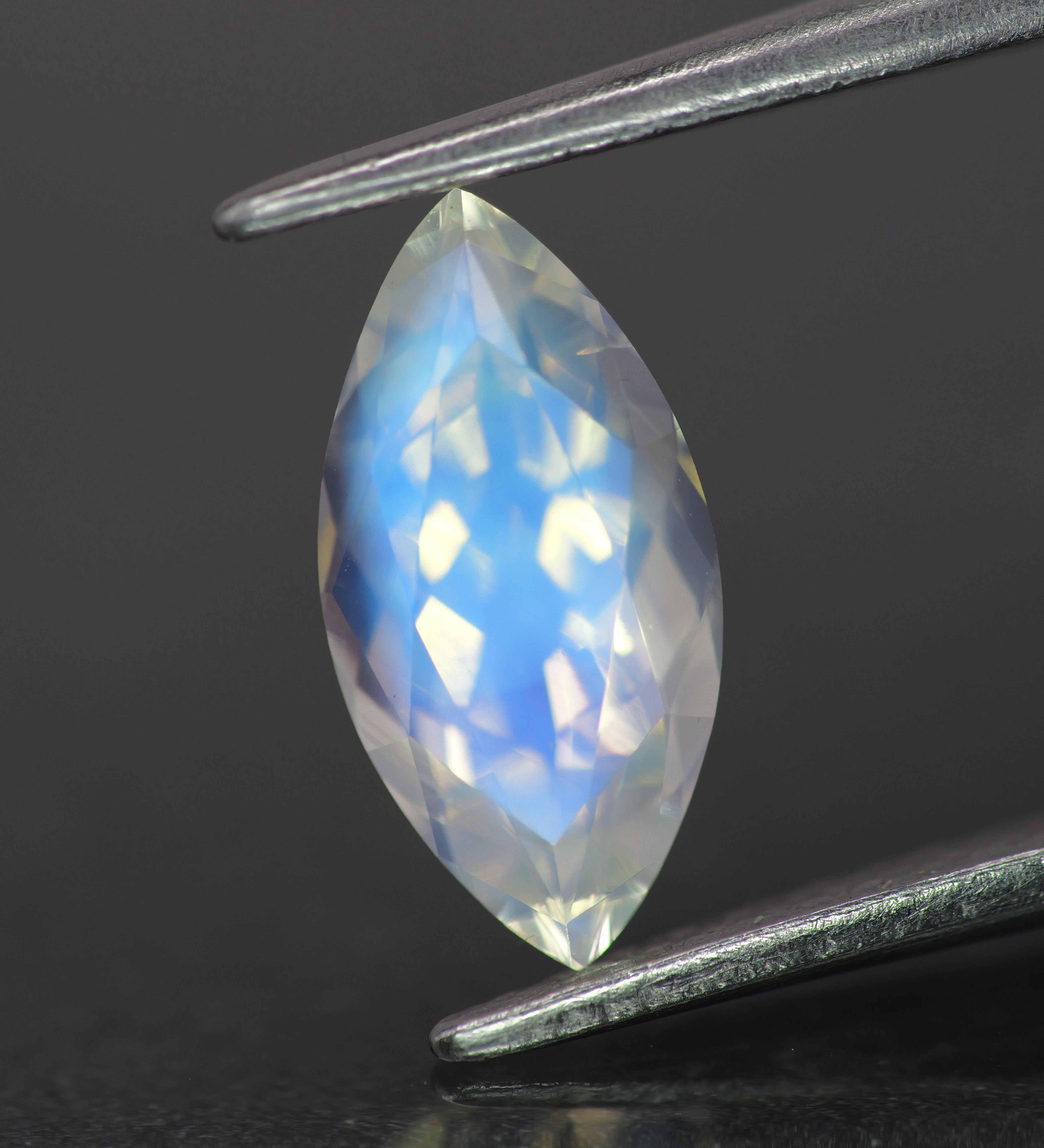 Moonstone | natural, marquise-cut, 10x5mm, 1ct - Eden Garden Jewelry™