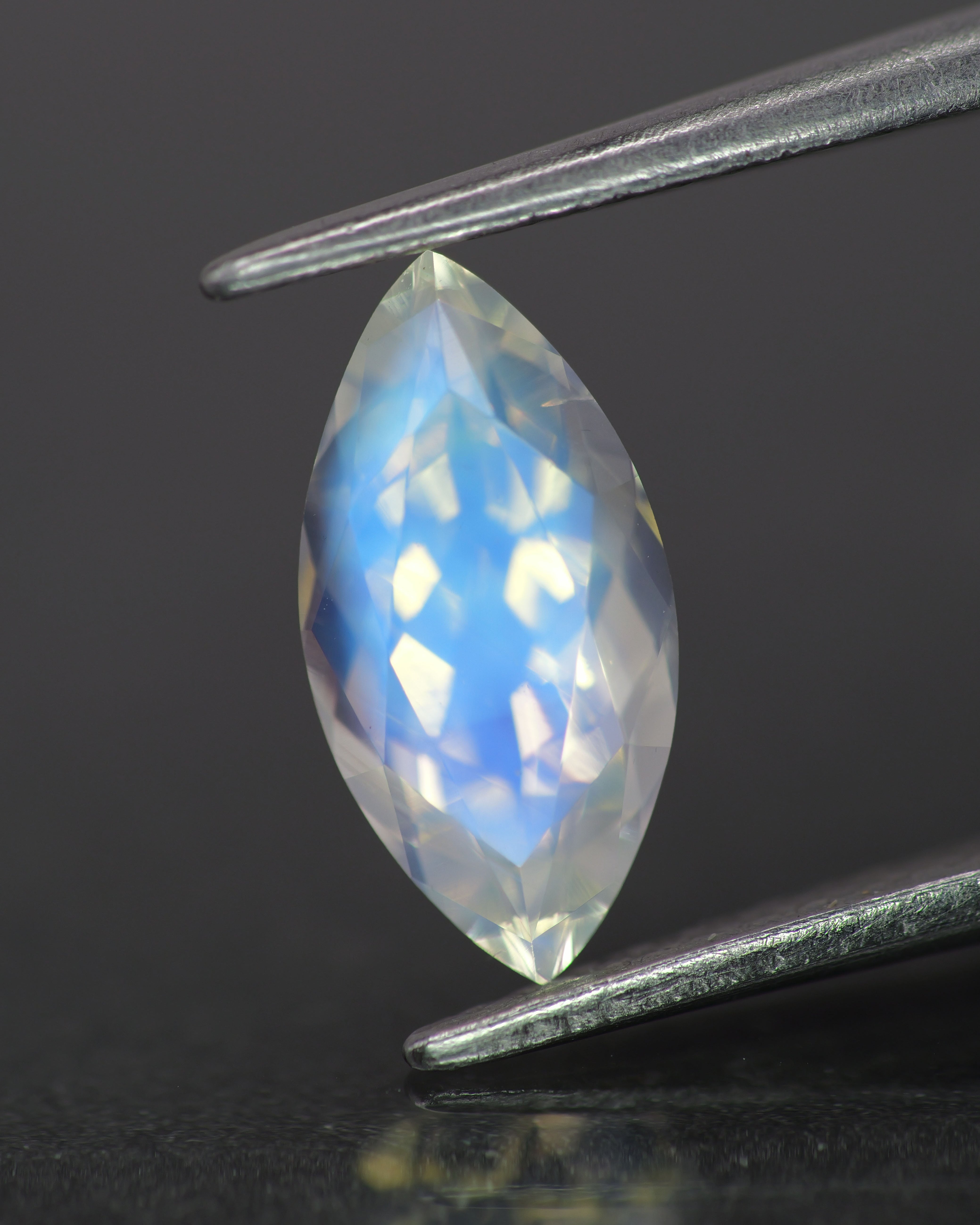 Moonstone | natural, marquise-cut, 10x5mm, 1ct - Eden Garden Jewelry™
