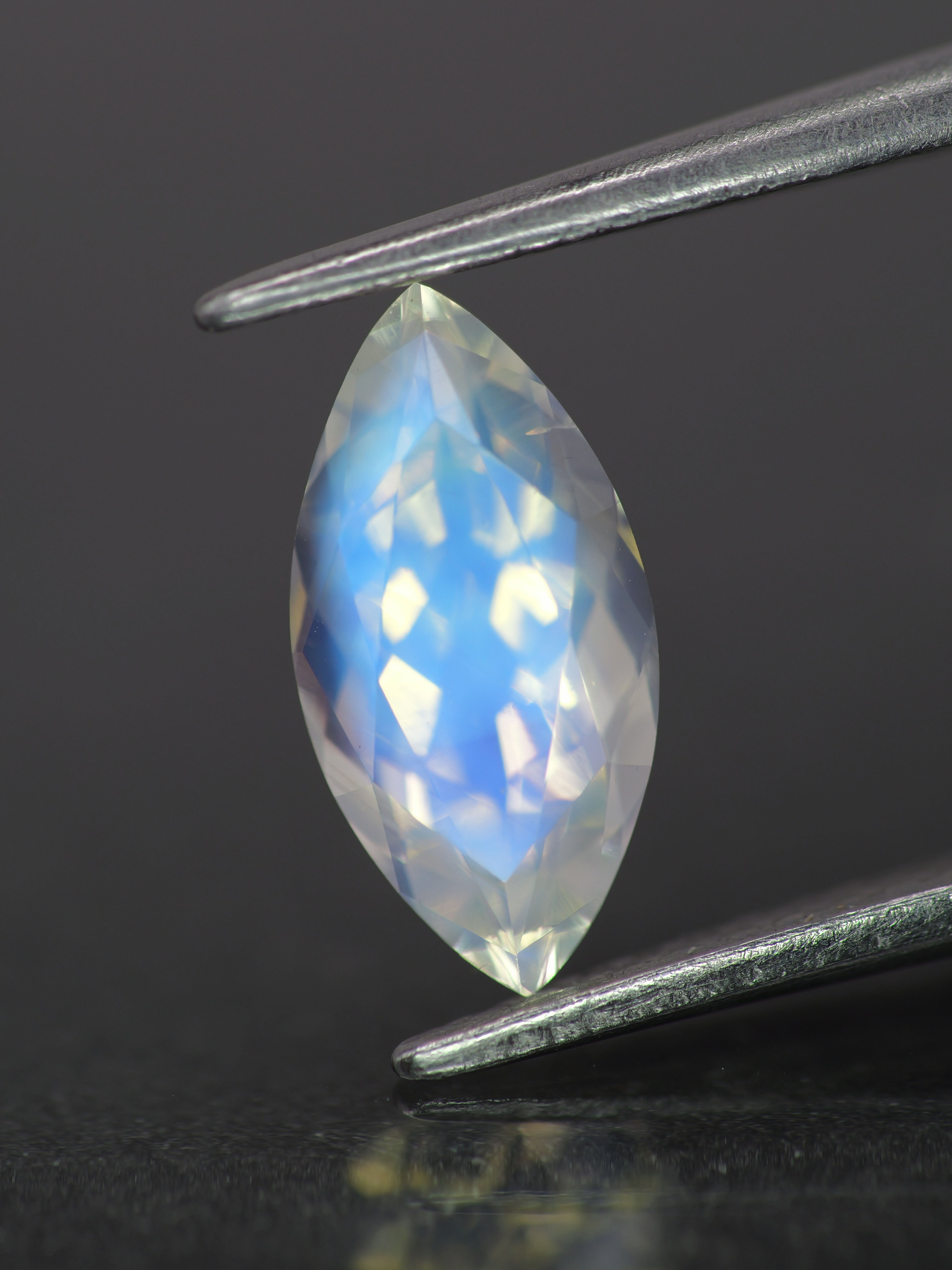 Moonstone | natural, marquise-cut, 10x5mm, 1ct - Eden Garden Jewelry™