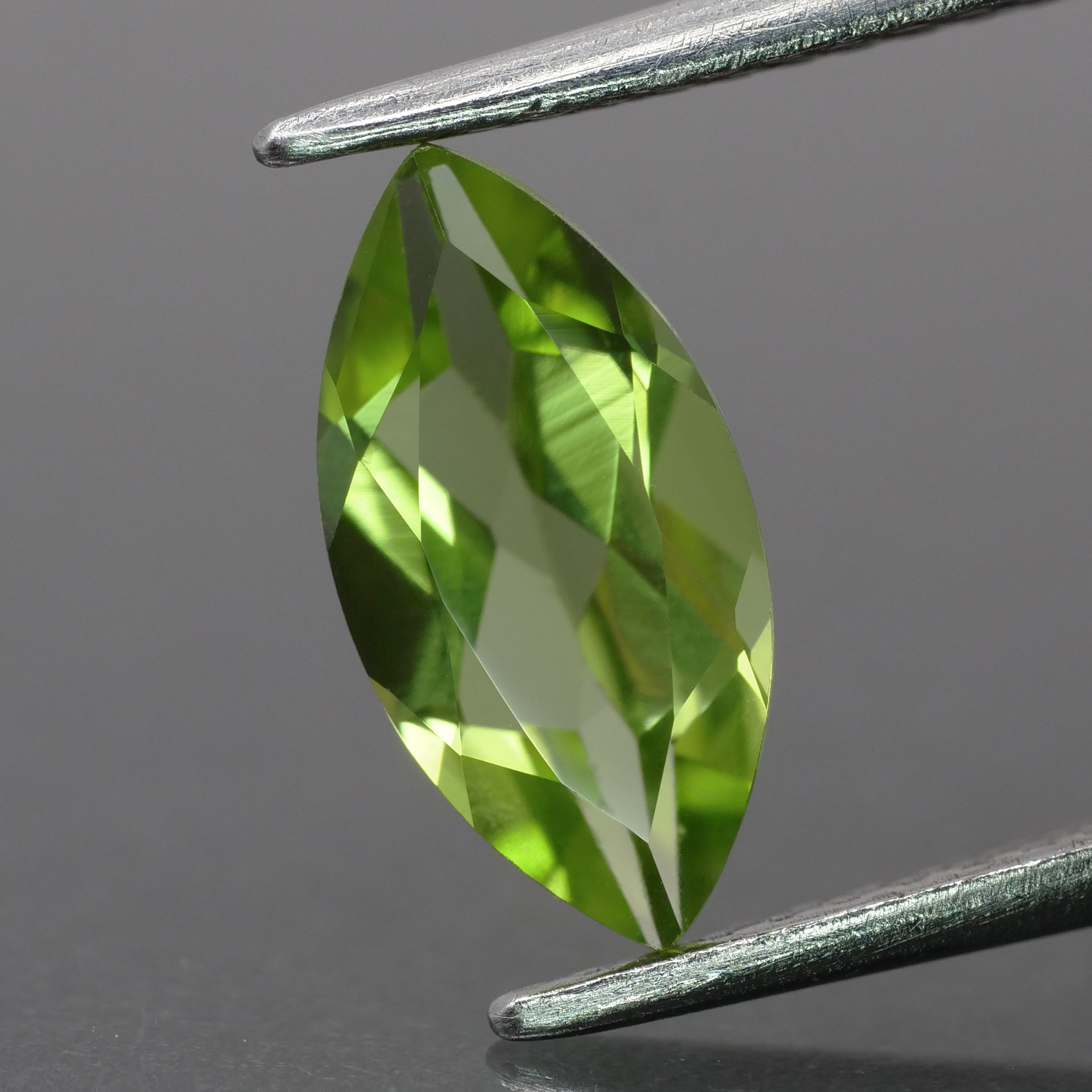 Peridot | natural, green color, marquise-cut, 10x5mm, 1ct - Eden Garden Jewelry™