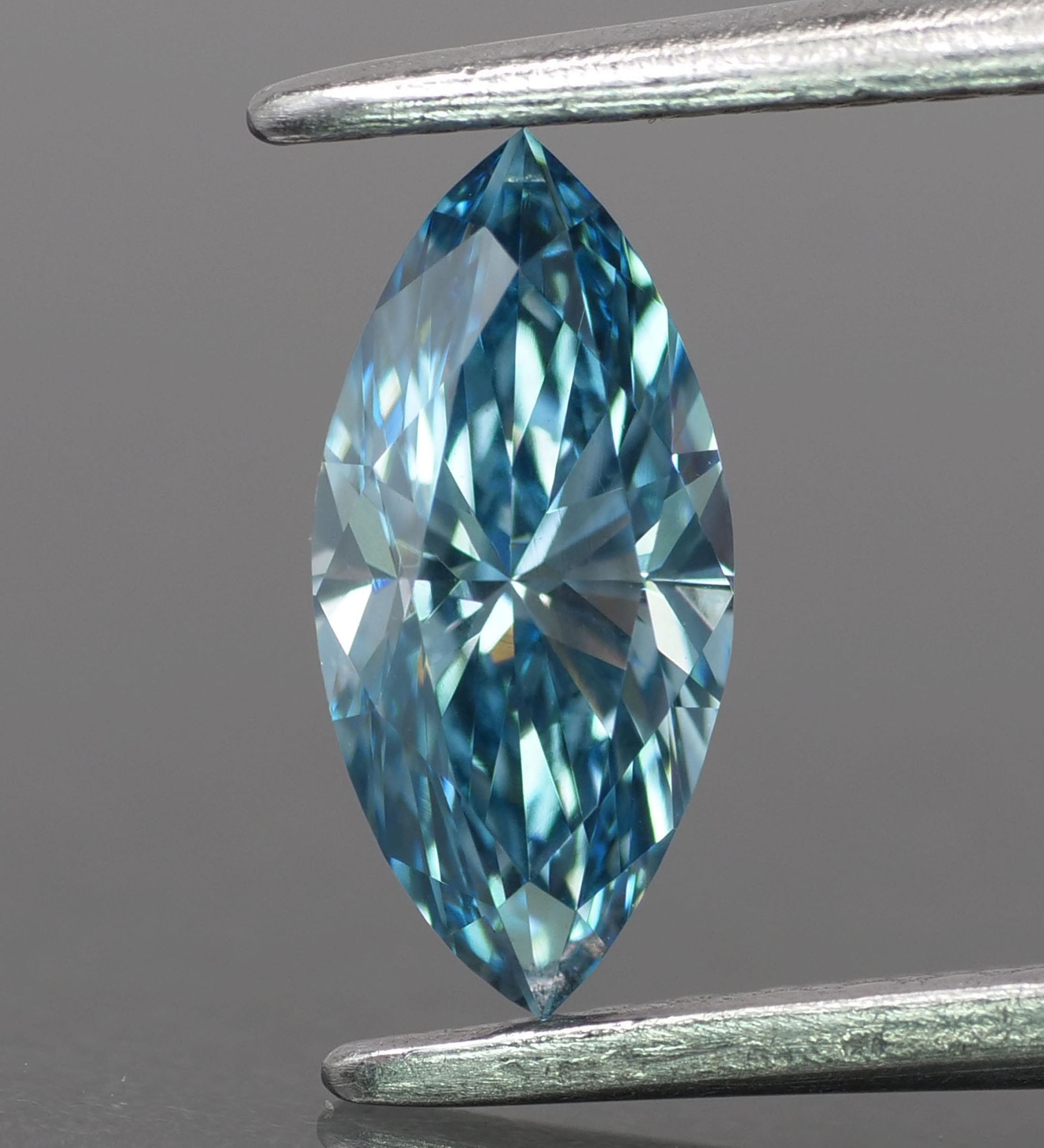 Lab grown diamond | IGI certified | marquise-cut, *12x6mm, Fancy vivid blue color, VS-VVS, *1.2ct - Eden Garden Jewelry™