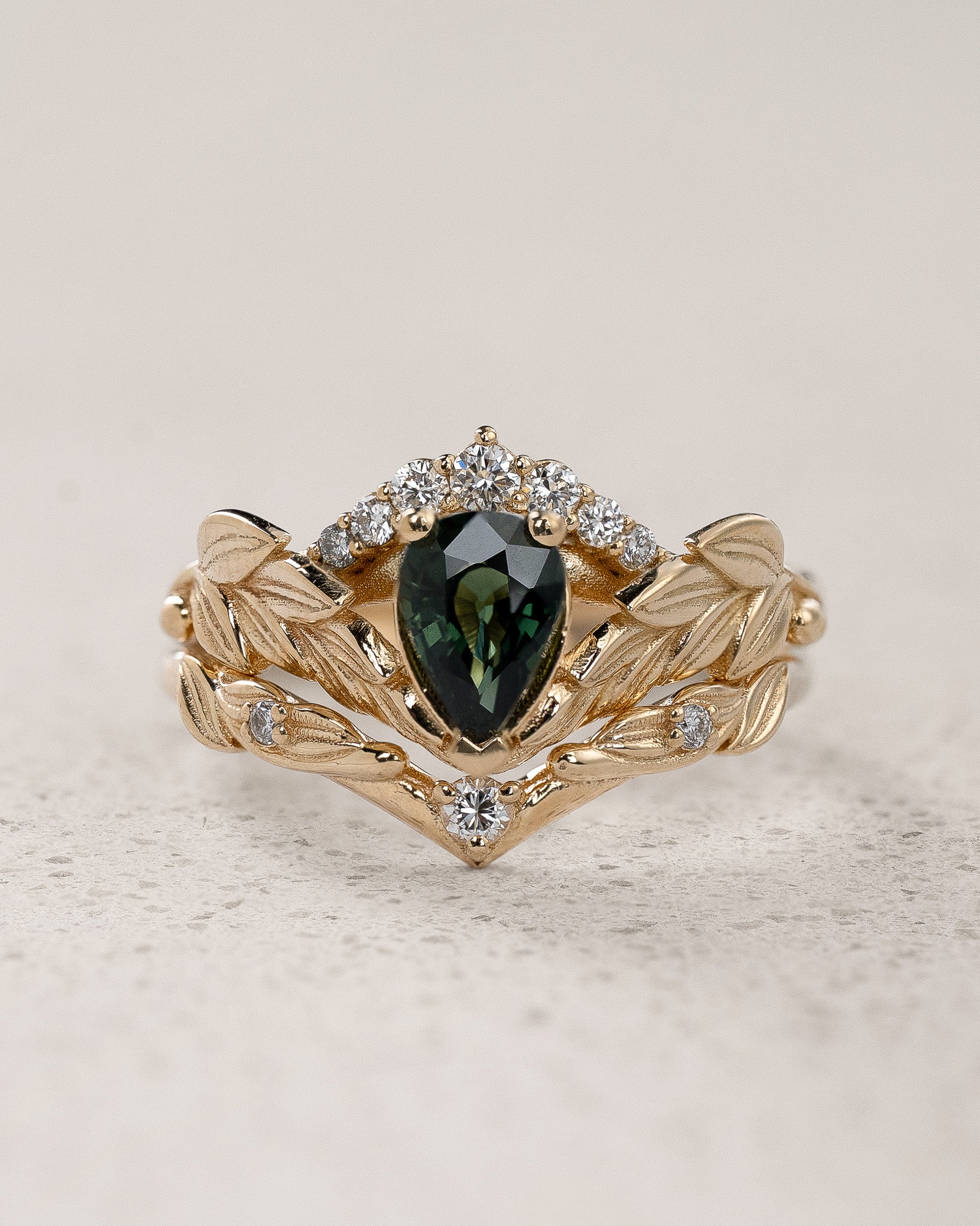 Majestic Bridal Set with Pear-Cut Green Sapphire Crowned with Diamonds / Palmira Crown - Eden Garden Jewelry™