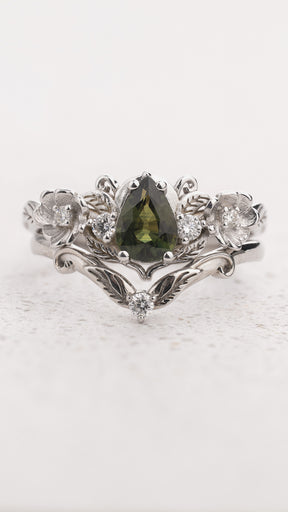 Matching Wedding Band with One Diamond Framed by Leaves / Adelina - Eden Garden Jewelry™