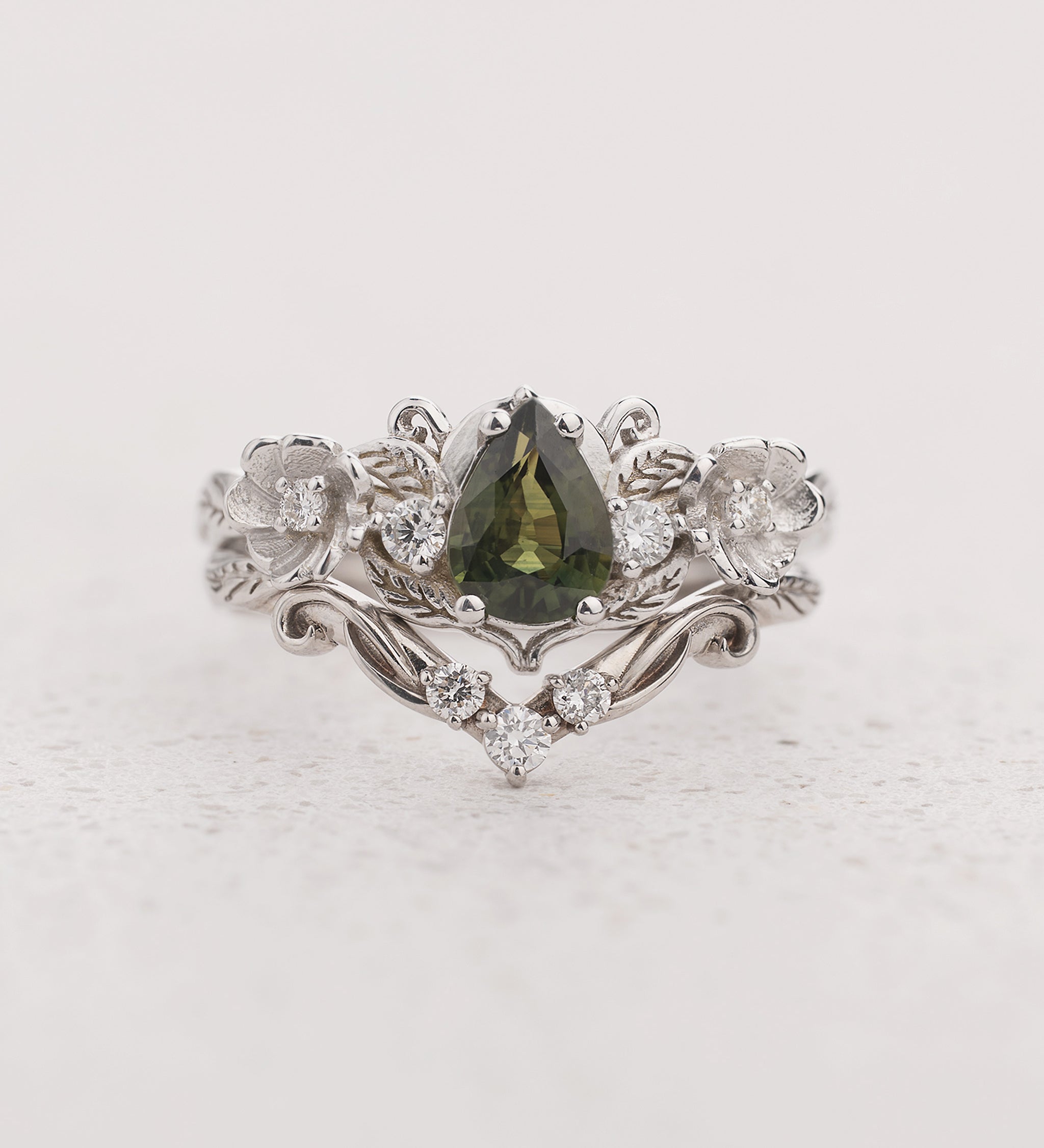 Matching Wedding Band with Three Diamonds Framed by Leaves / Adelina - Eden Garden Jewelry™