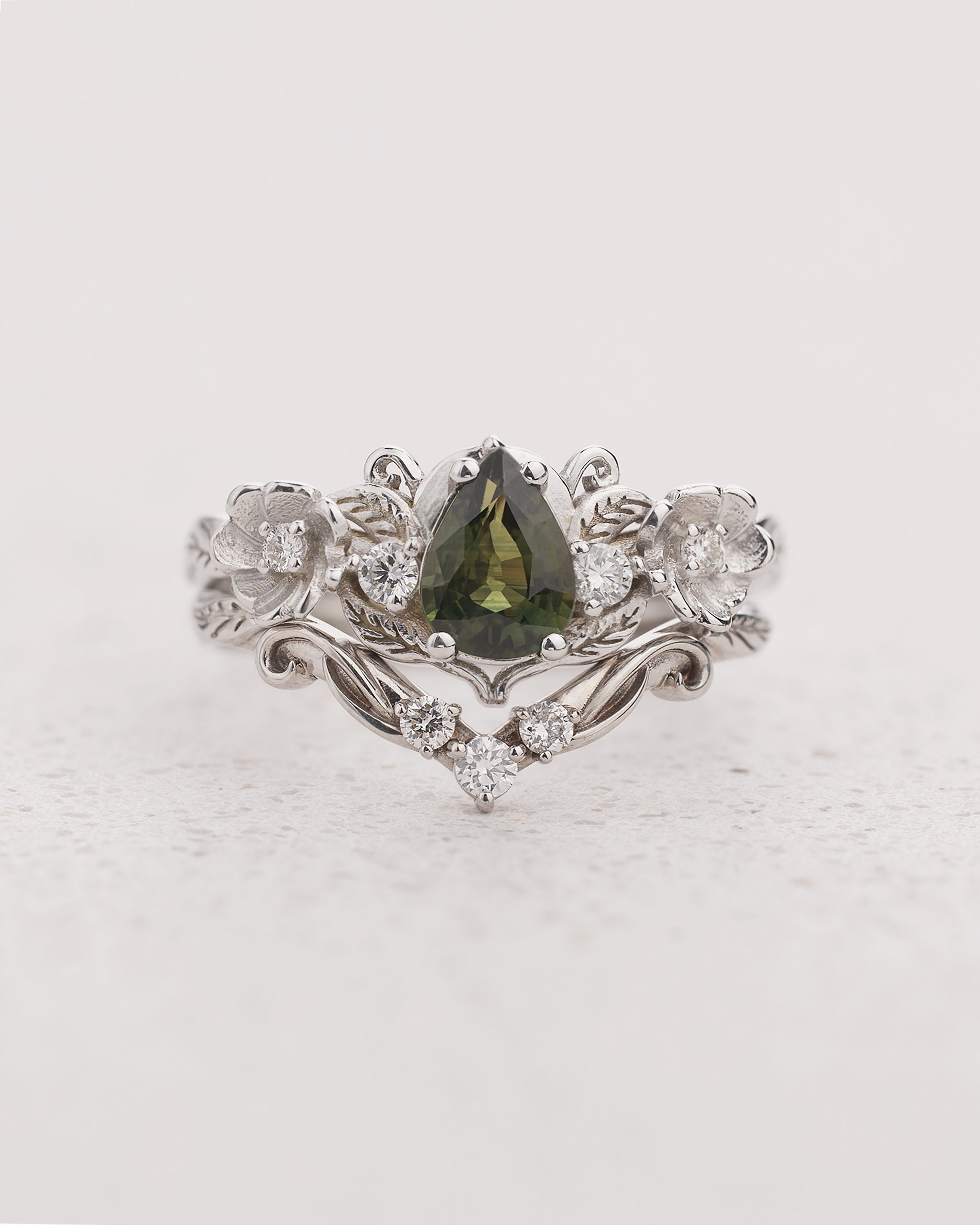 Matching Wedding Band with Three Diamonds Framed by Leaves / Adelina - Eden Garden Jewelry™