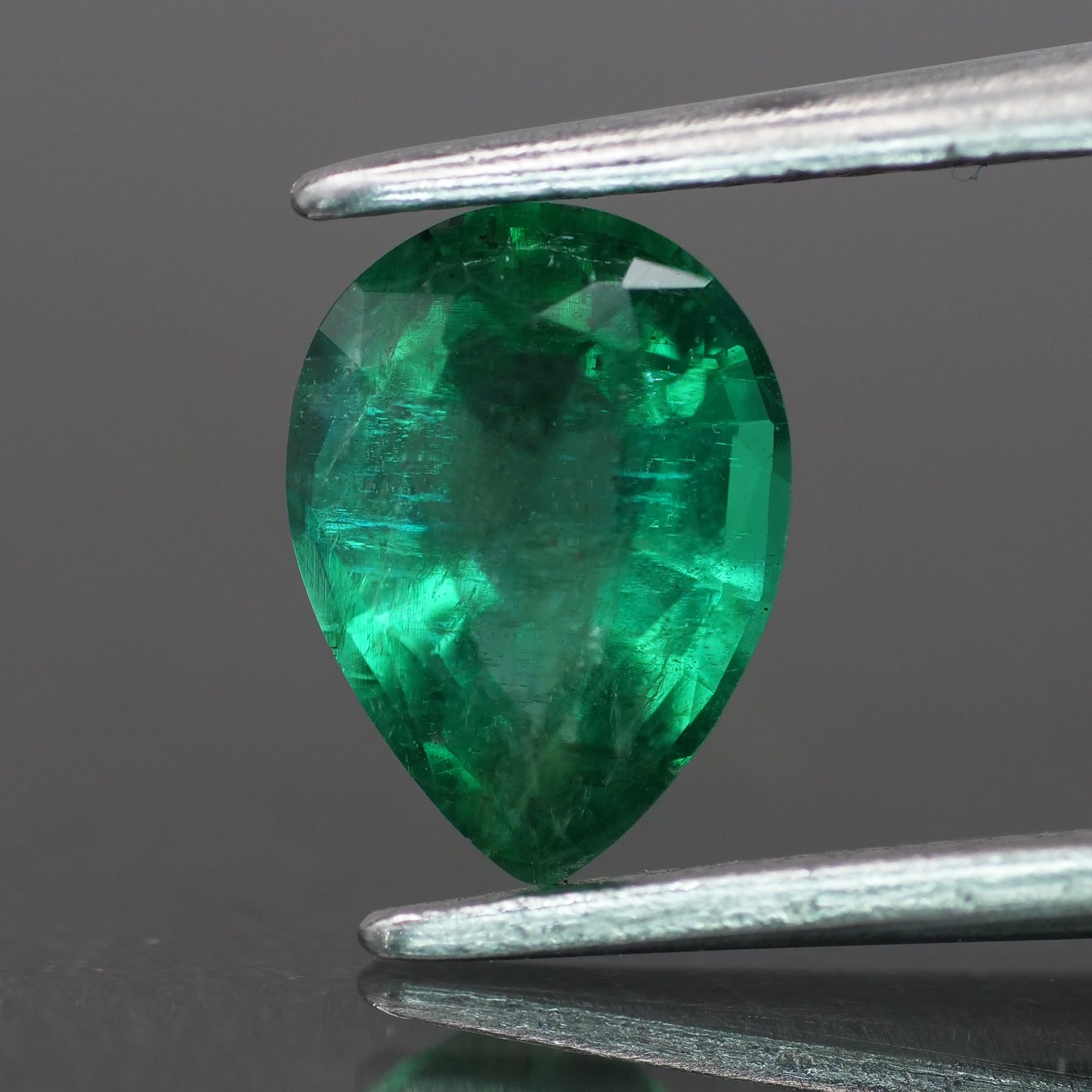Emerald | IGI certified | natural, deep bluish green color, pear-cut, *8x6mm, *0.8ct, Zambia - Eden Garden Jewelry™