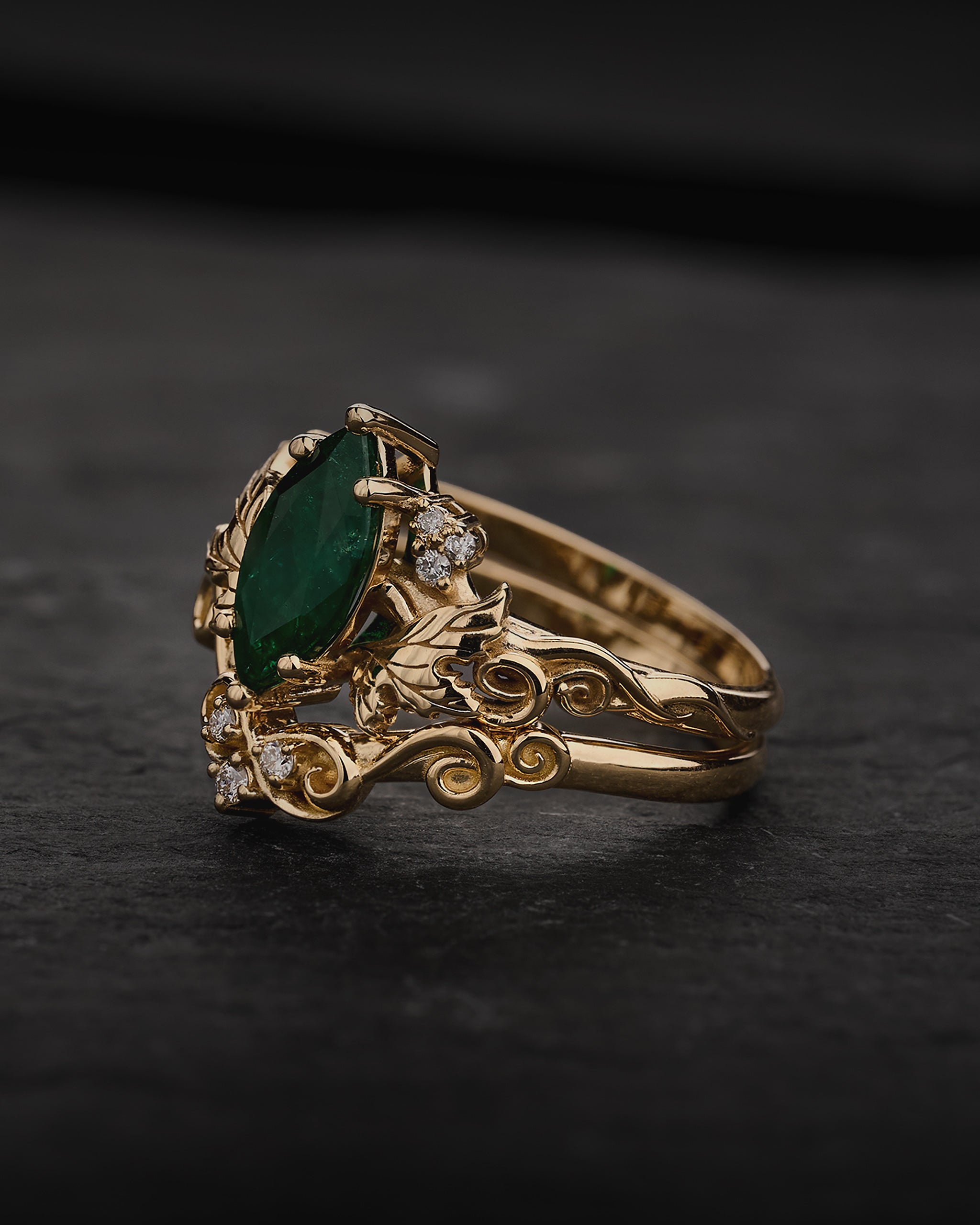 Natural Emerald Bridal Set with Matching Wedding Band / Vineyard - Eden Garden Jewelry™