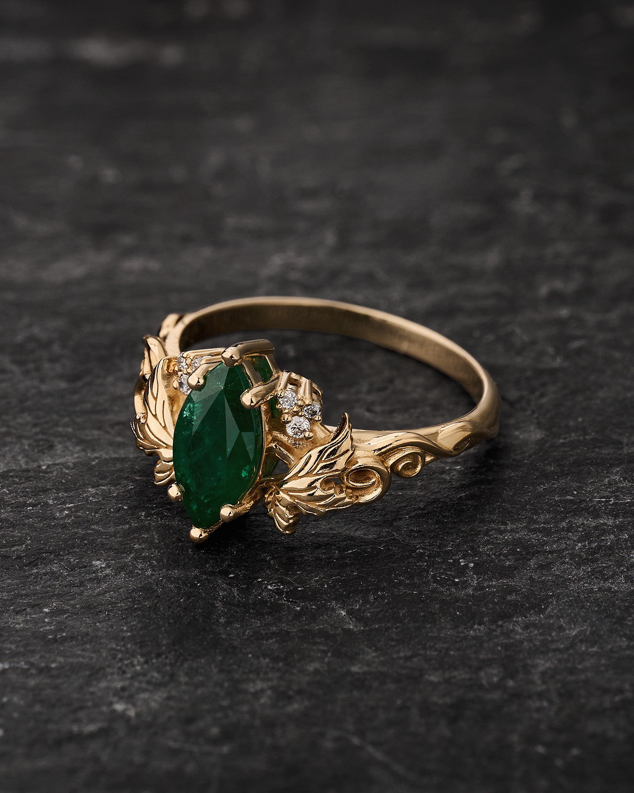 Natural Emerald Bridal Set with Matching Wedding Band / Vineyard - Eden Garden Jewelry™