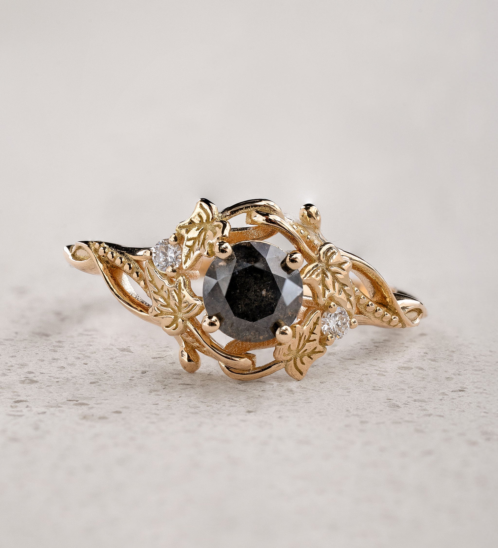 Nature inspired salt & pepper diamond ring / Undina Ivy - Eden Garden Jewelry™