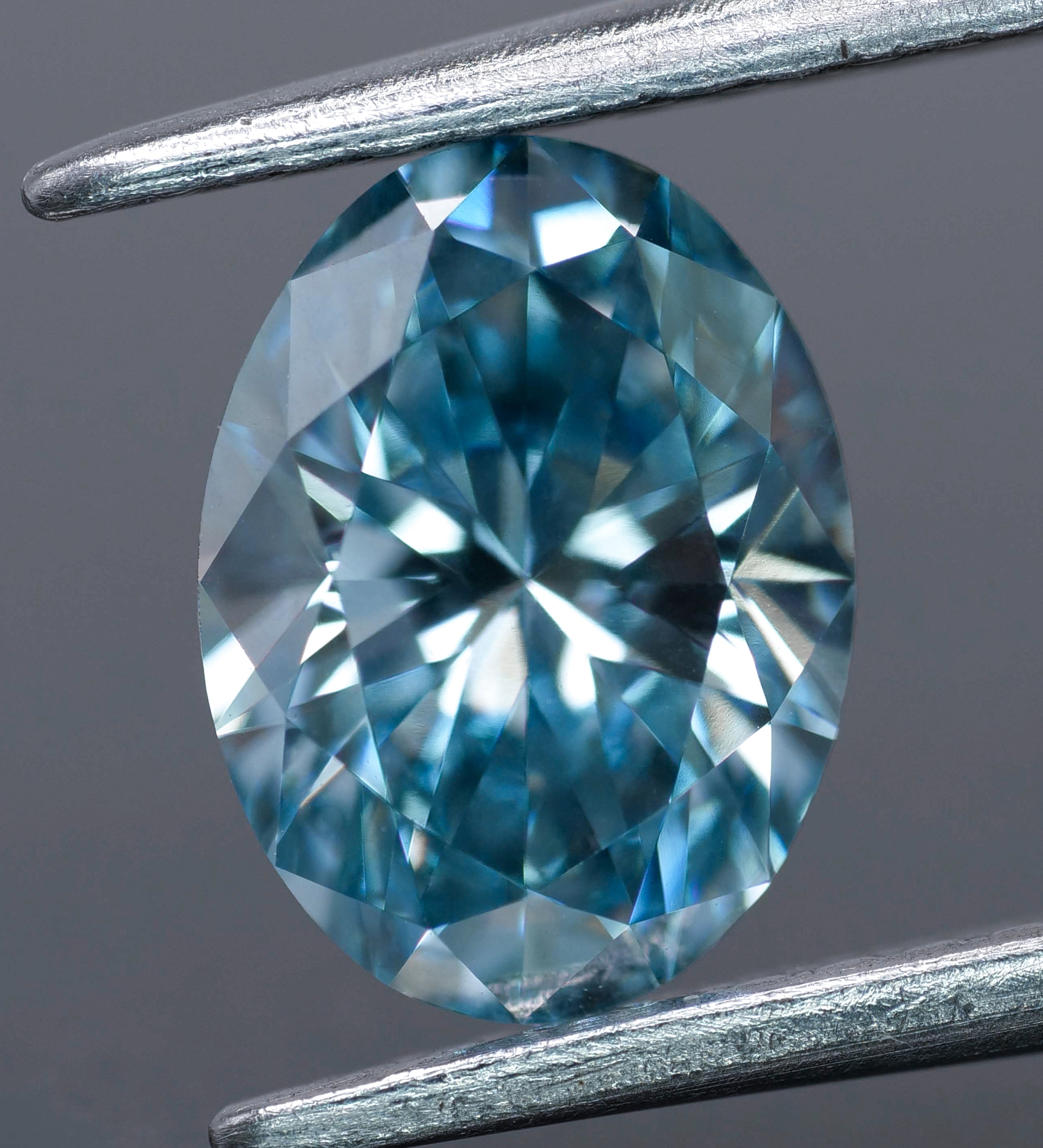 Lab grown diamond | IGI certified | oval-cut, *12x8mm, Fancy vivid blue color, VS-VVS, *3ct - Eden Garden Jewelry™