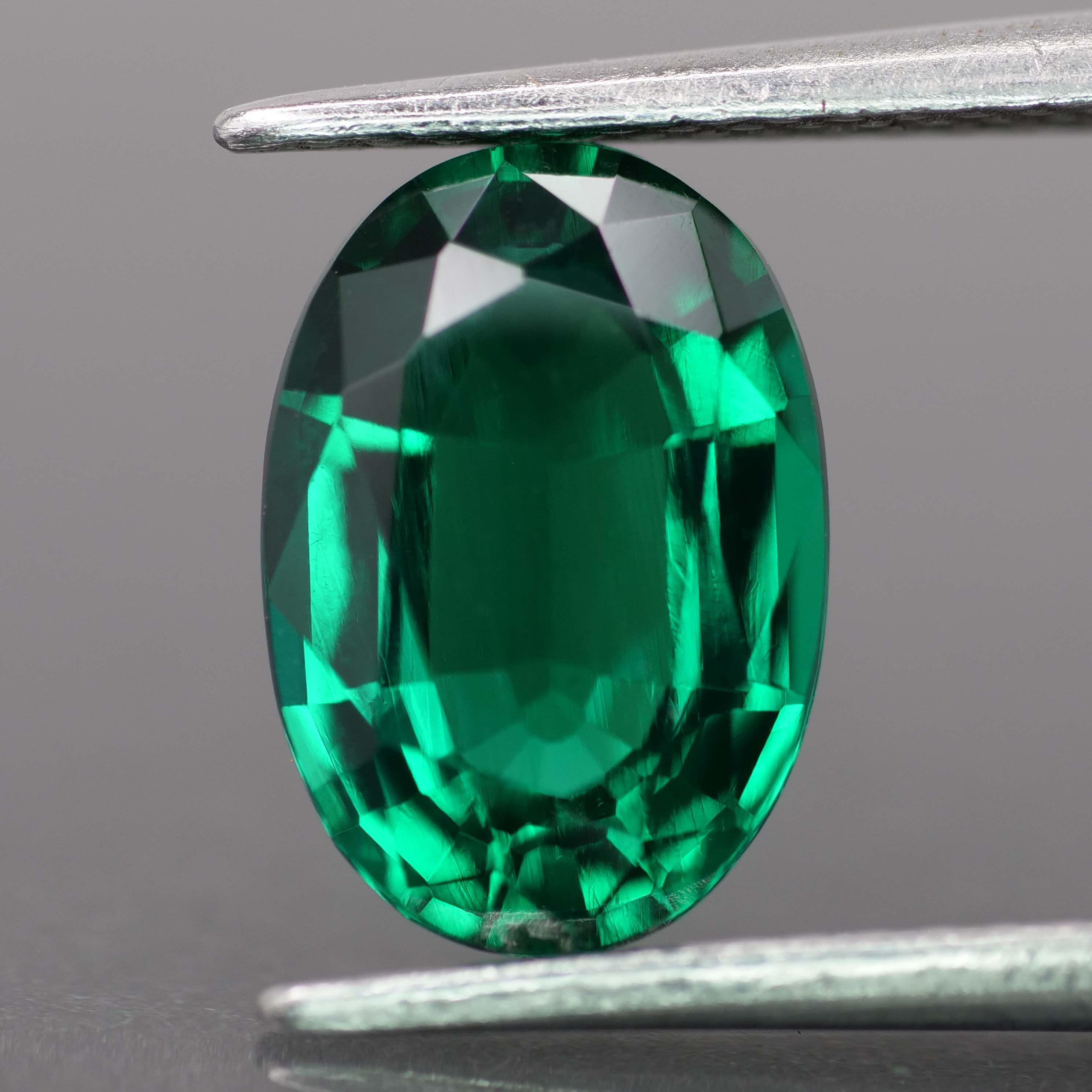 Emerald | Lab-Created Hydrothermal, oval-cut, 10x7mm, 2ct - Eden Garden Jewelry™