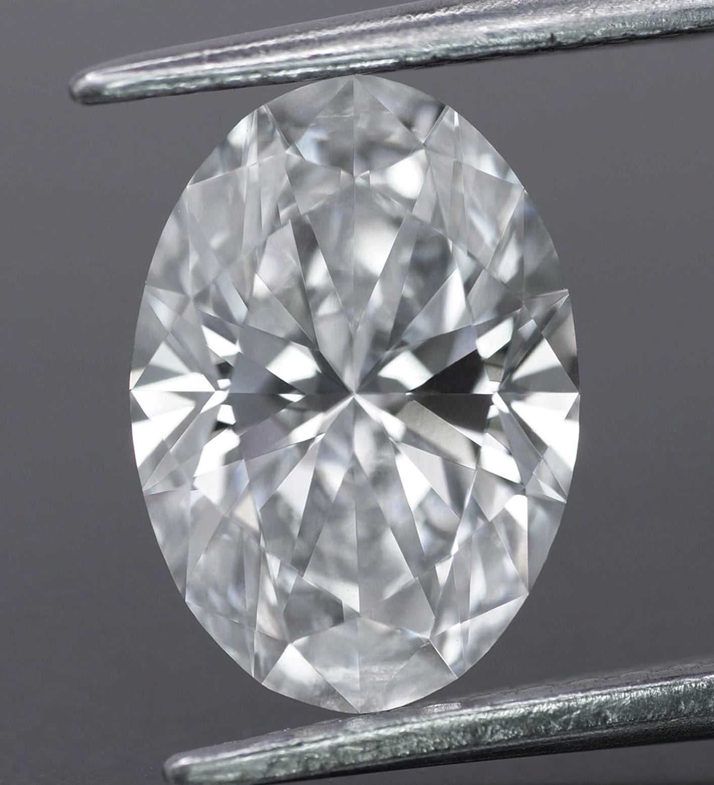 Lab grown diamond | IGI certified | oval-cut, *13x9mm, D color, VS-VVS, *4ct - Eden Garden Jewelry™