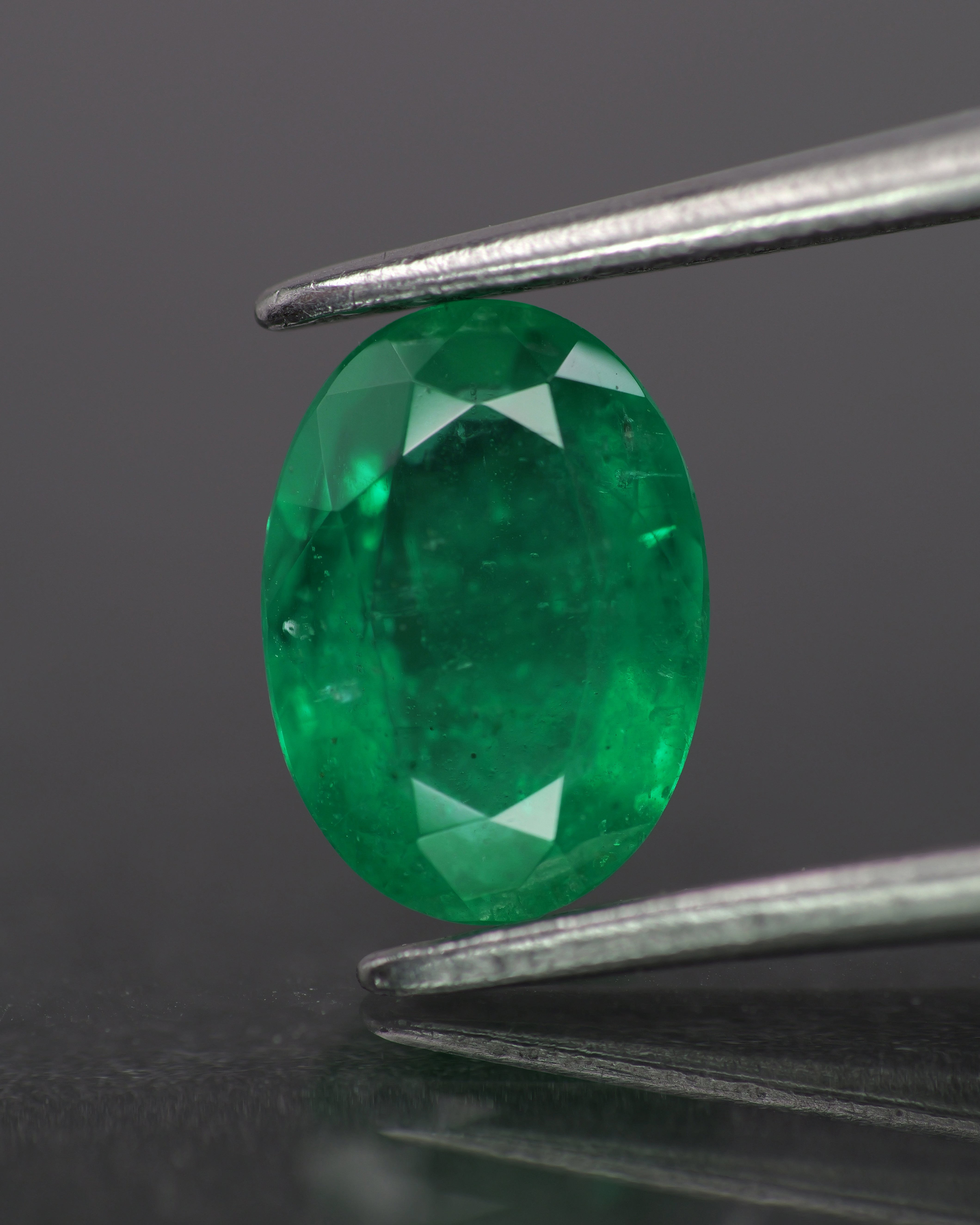 Emerald | natural, green color, oval-cut, 8x5.7mm, *1ct - Eden Garden Jewelry™