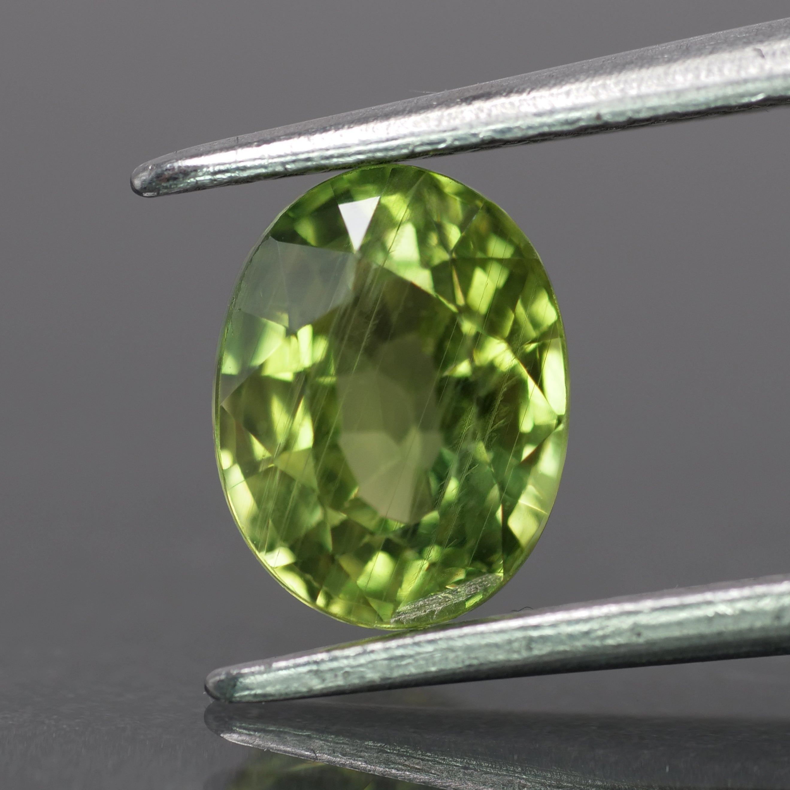 Sapphire | natural, lime green color, oval-cut, *7.5x5.5mm, 1.8ct - Eden Garden Jewelry™