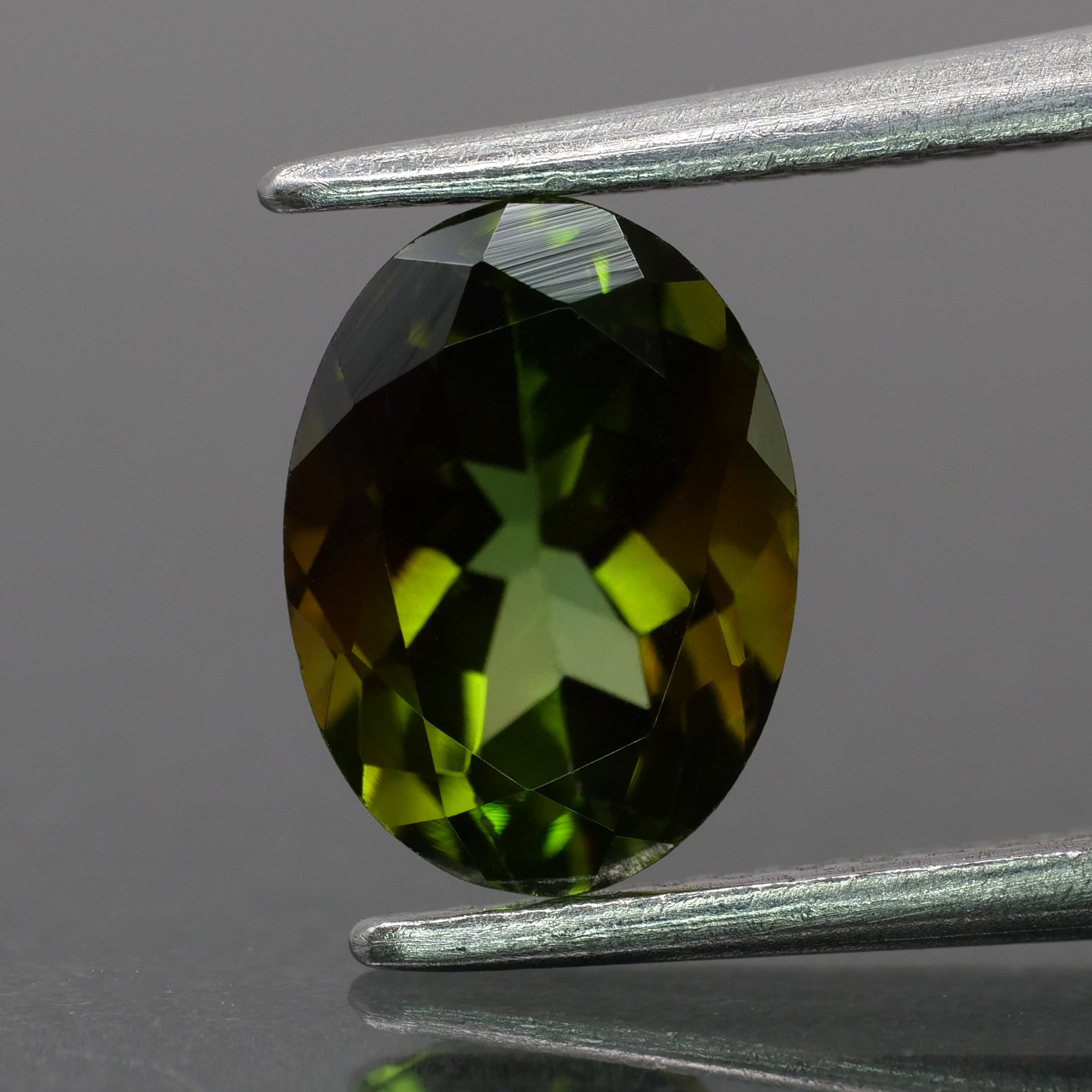 Tourmaline | natural, olive green colour, oval-cut, 8x6mm, 1.20ct, Mozambique - Eden Garden Jewelry™
