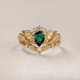 Oak Leaves Bridal Set with Pear-Cut Emerald Engagement Ring / Royal Oak - Eden Garden Jewelry™