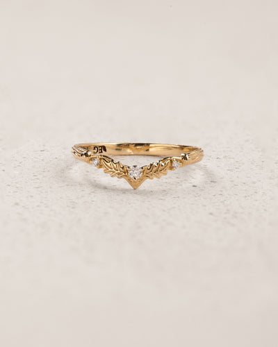 Oak Leaves Wedding Band with Three Diamonds / Royal Oak - Eden Garden Jewelry™