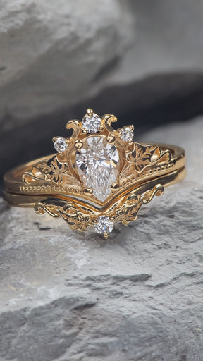 READY TO SHIP: Ariadne bridal set in 14K yellow gold, pear cut lab grown diamond 7x5 mm, accents lab grown diamonds, RING SIZE: 5.5 - 8.5 US US - Eden Garden Jewelry™