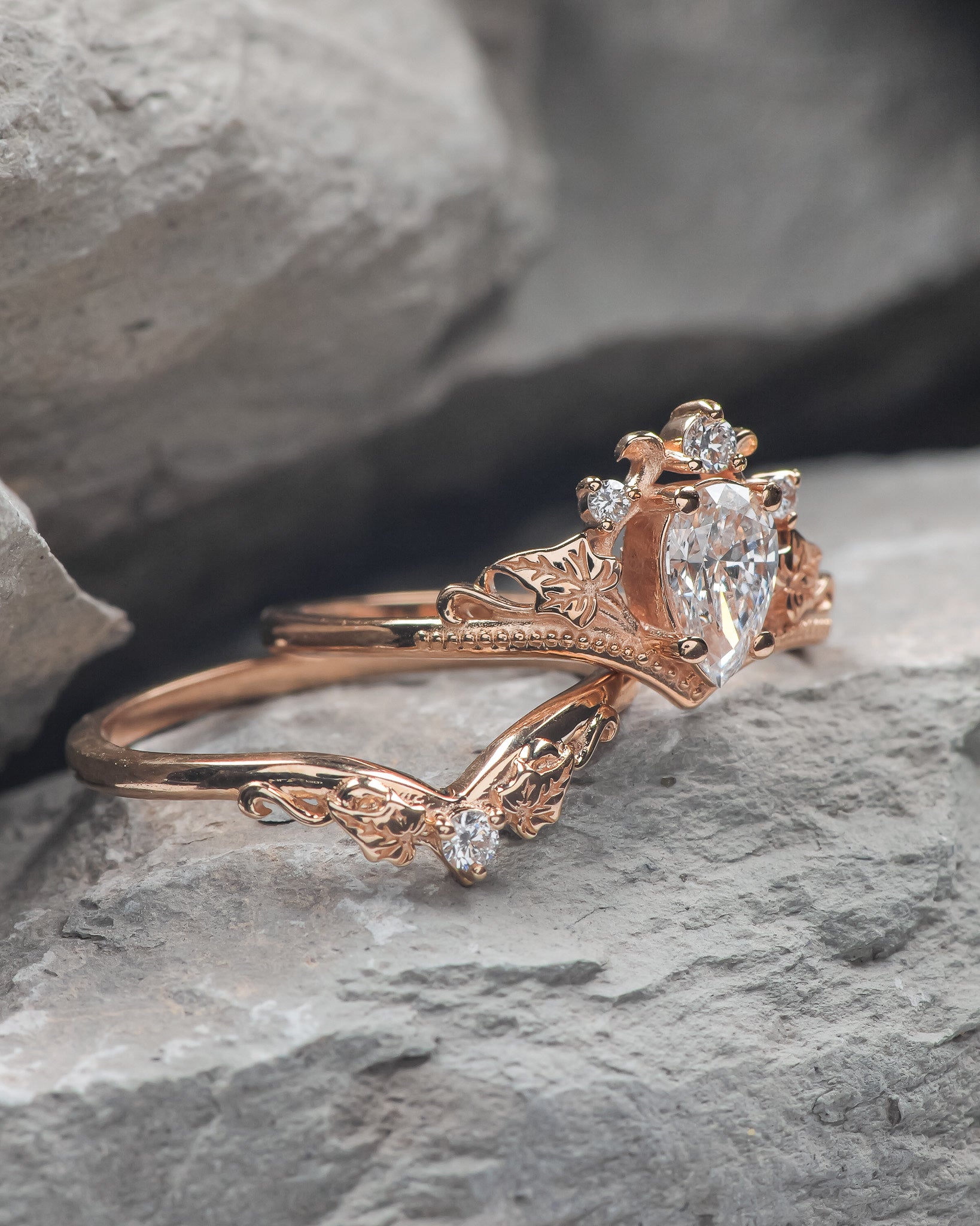 READY TO SHIP: Ariadne bridal set in 18K rose gold, pear cut lab grown diamond 7x5 mm, accents lab grown diamonds, RING SIZE: 5.5 - 8.5 US US - Eden Garden Jewelry™