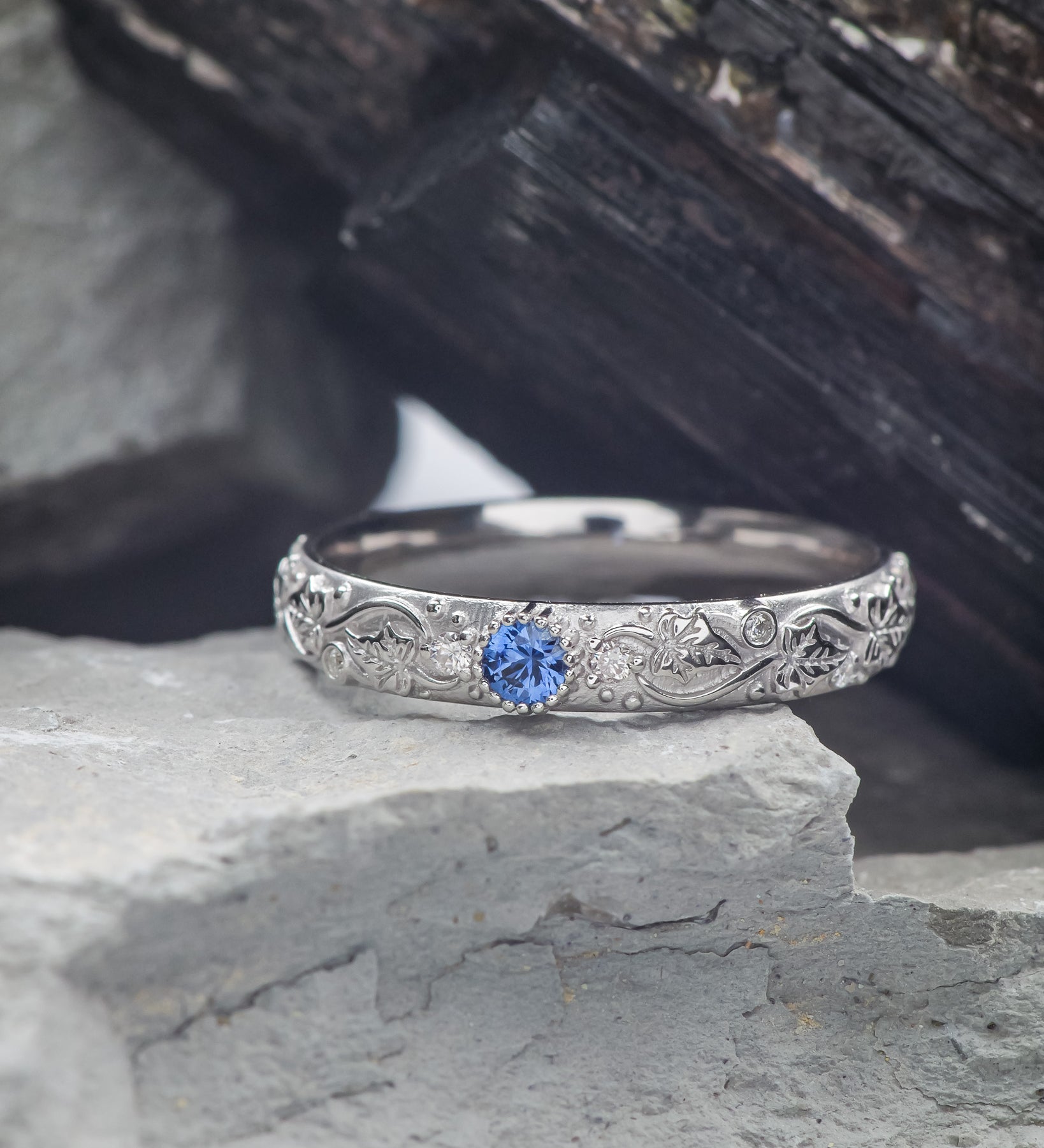 READY TO SHIP: Ivy wedding band in 14K white gold with a blue sapphire and moissanites, RING SIZE 9 US - Eden Garden Jewelry™